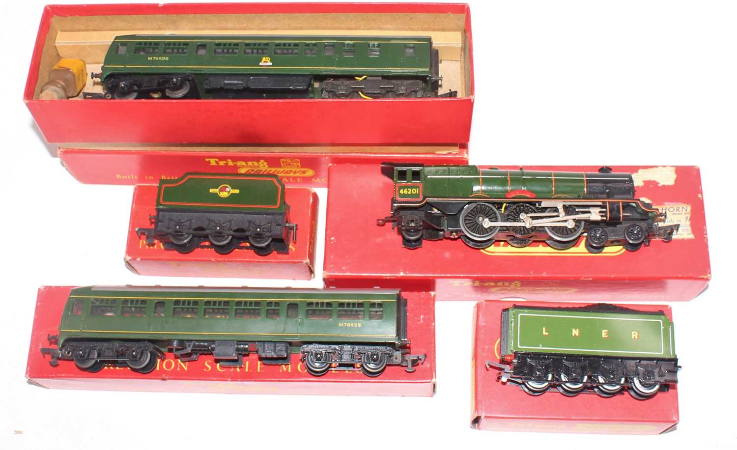 Five Triang locos, and one special tender: R53 4-6-2 'Princess Elizabeth' loco and tender, green ( - Image 2 of 2