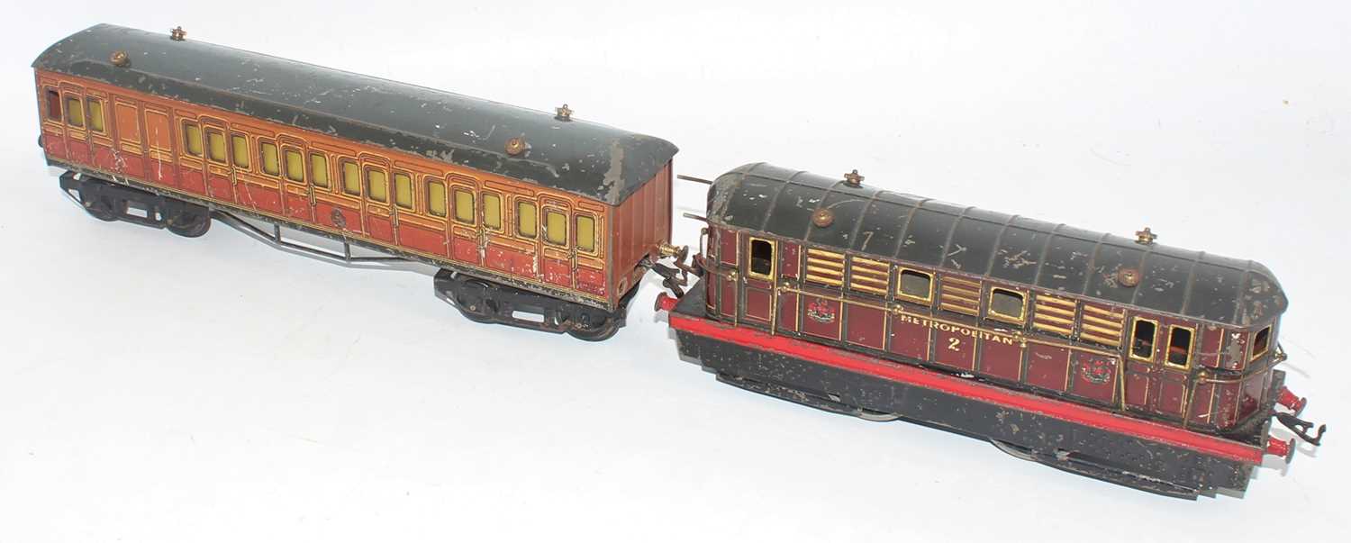 Two Hornby '0' Metropolitan items:- clockwork loco, mechanism appears jammed, noticeable paint - Image 2 of 2