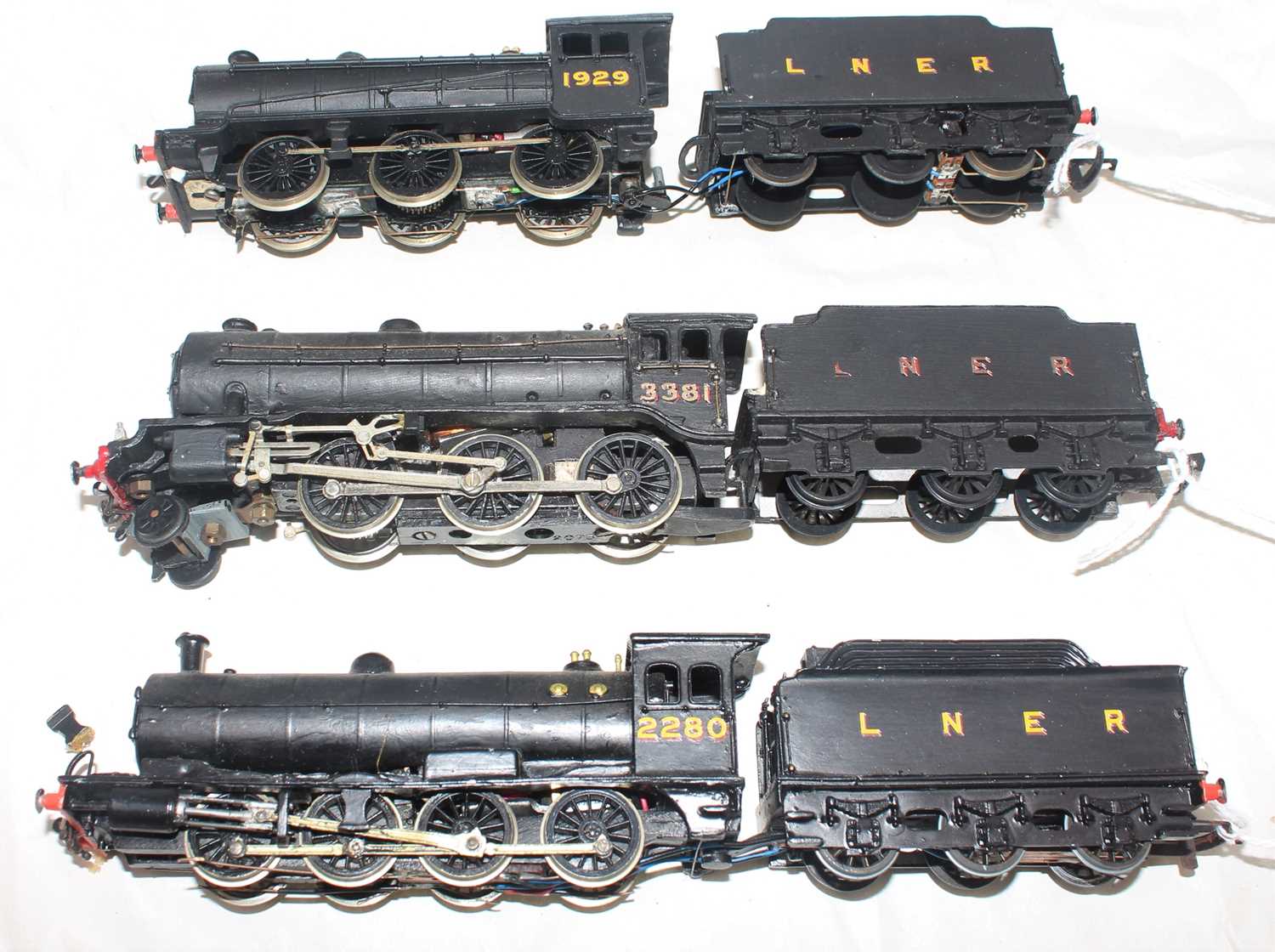 Three kit built LNER black locos and tenders:- J11 0-6-0 1929 BEC Kit, K3 2-6-0 3381 Wills