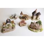 A small collection of David Winter and Lilliput Lane models of cottages, to include Rustic