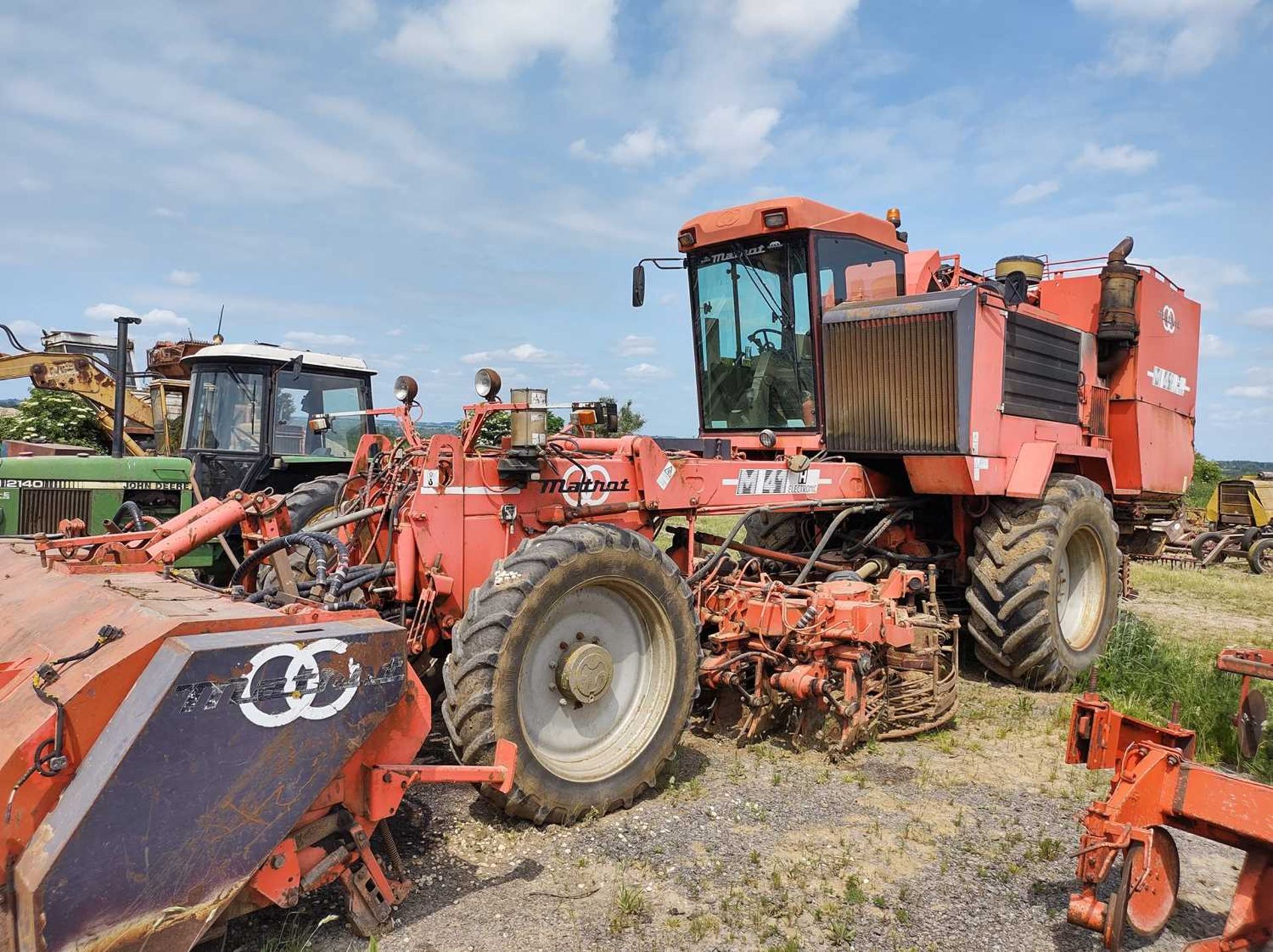 6 Row Matro M41 Sugar Beet Harvester BP51 UNK (3773 Hours) - Image 2 of 7