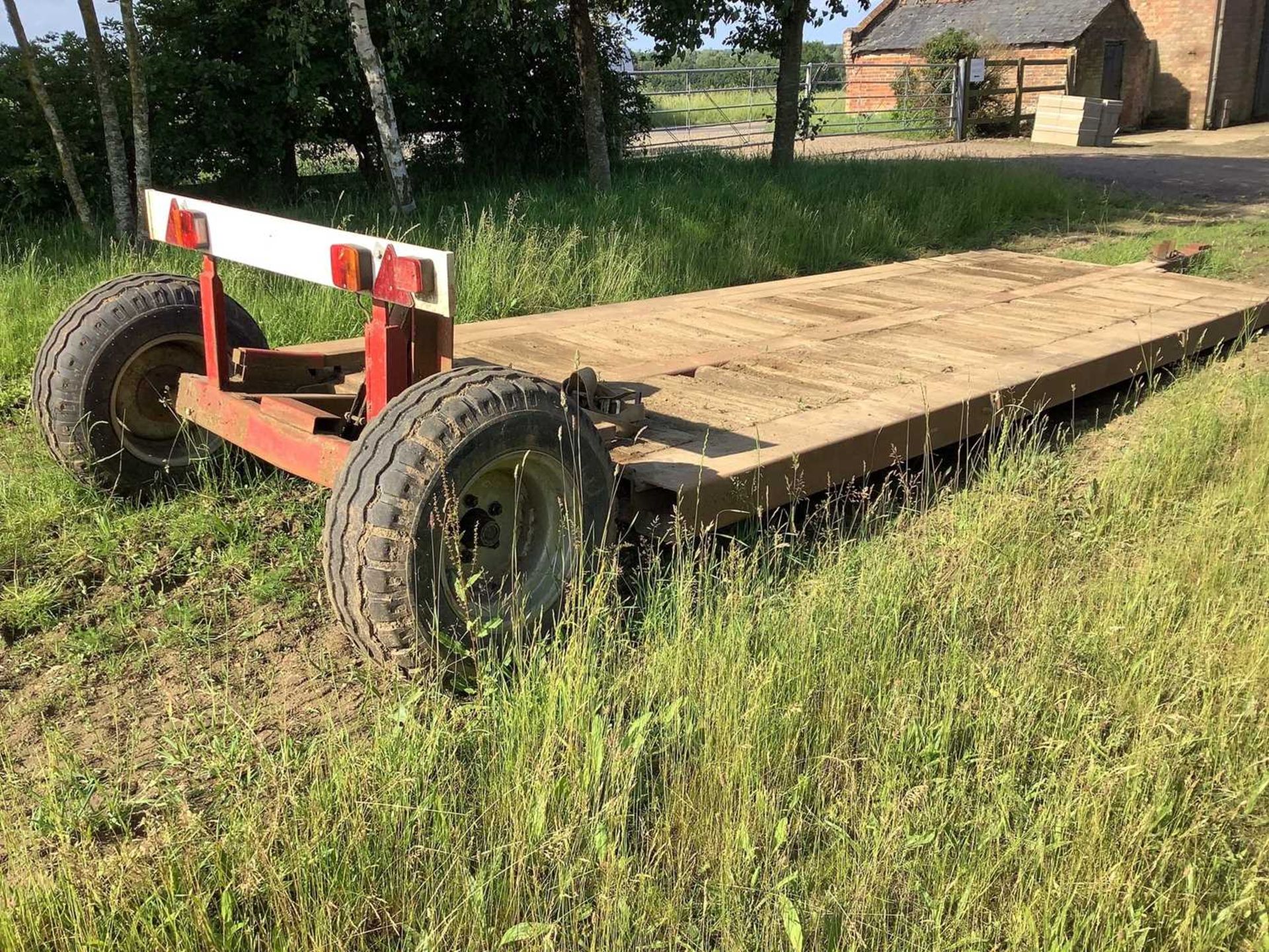 5m Low Loading Machinery Carrier, fitted with lights