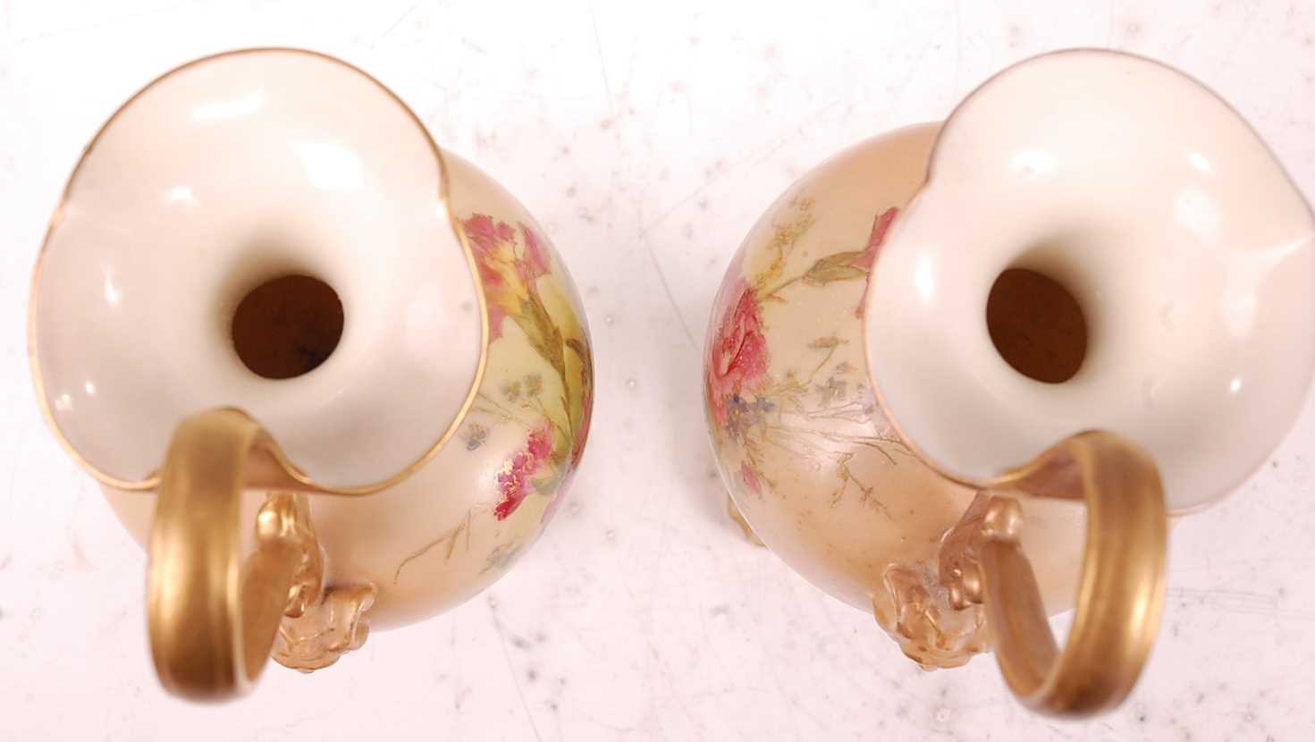 A pair of Edwardian Royal Worcester porcelain pedestal ewers, hand-painted floral decoration on a - Image 5 of 17