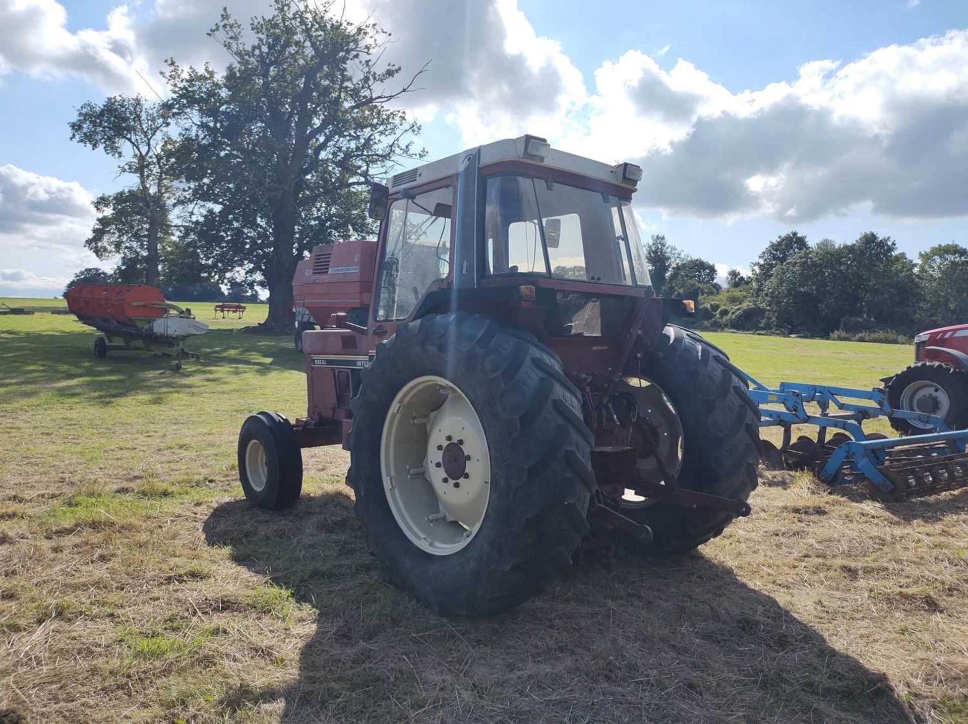 International Harvester 956 XL Tractor with 10,050 Hrs - Image 3 of 7