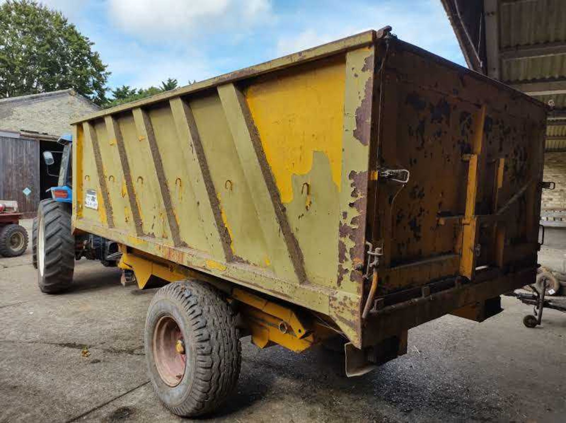 10t Adams Single Axle Mk II Hy-Lift Trailer and Metal Tank - Image 2 of 9