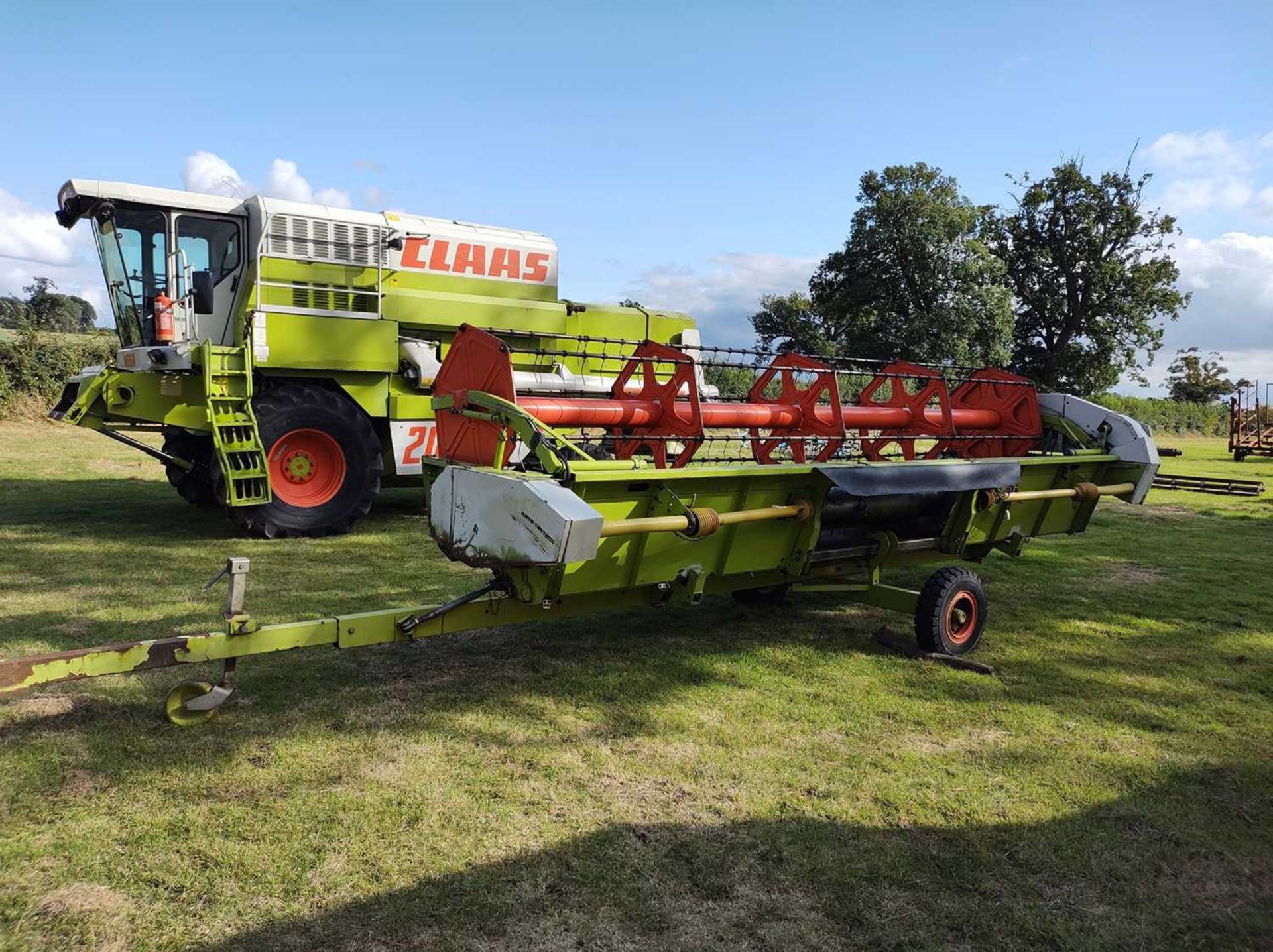 1995 Claas Mega 208 Combine Harvester with 6m Contour Header 3,482 Hrs - Image 6 of 10