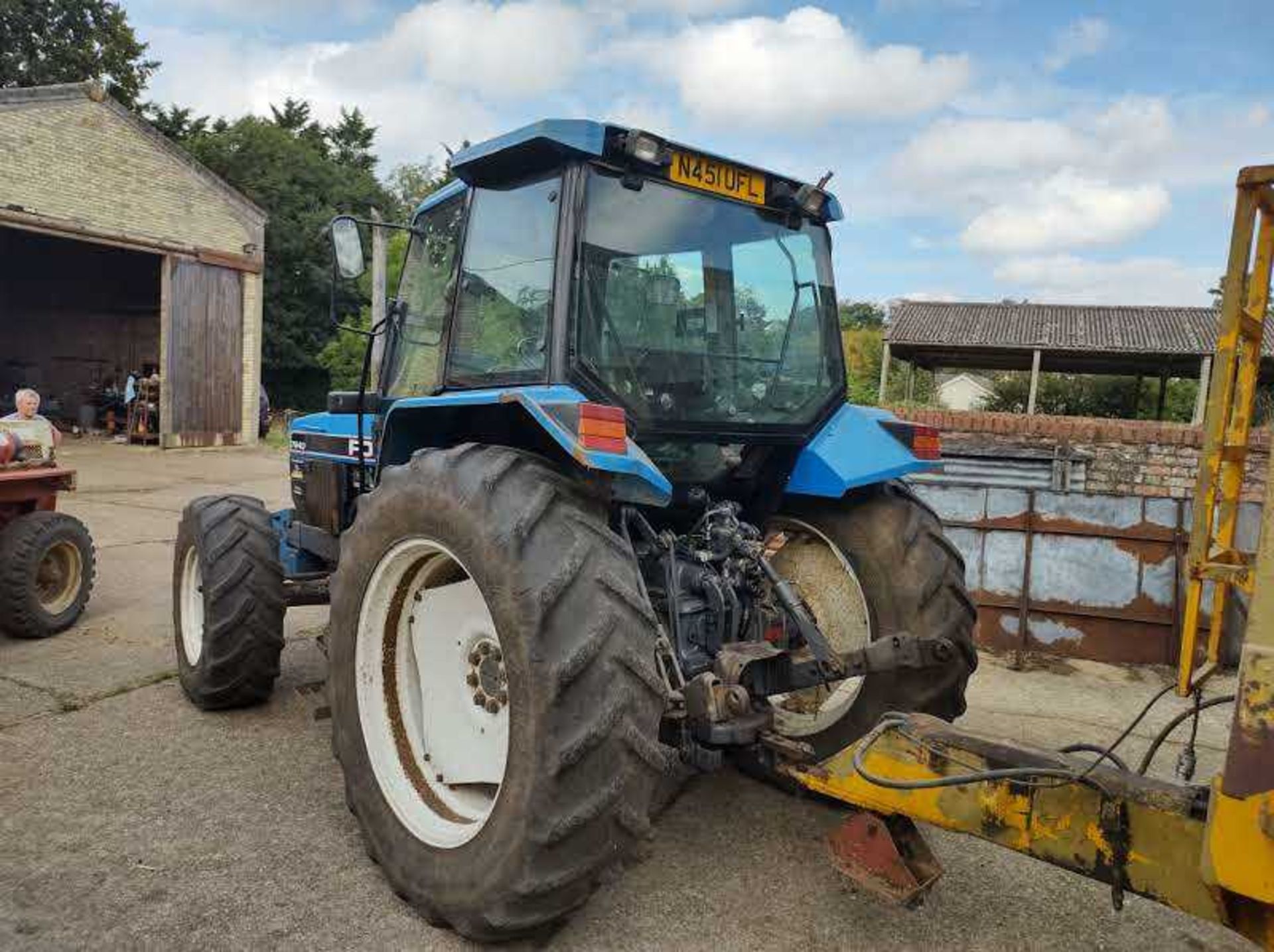 Ford 7840 4WD Tractor Owned Since New with 5,916.4 Hrs Front Weights Tyres 30% Tread (Reg. No. - Image 3 of 6