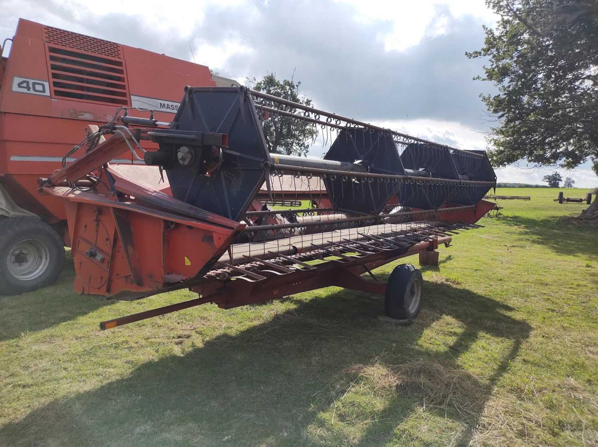 1994 Massey Ferguson 40 Rotary Spreader Combine Harvester with Power Flow Header - Image 8 of 9