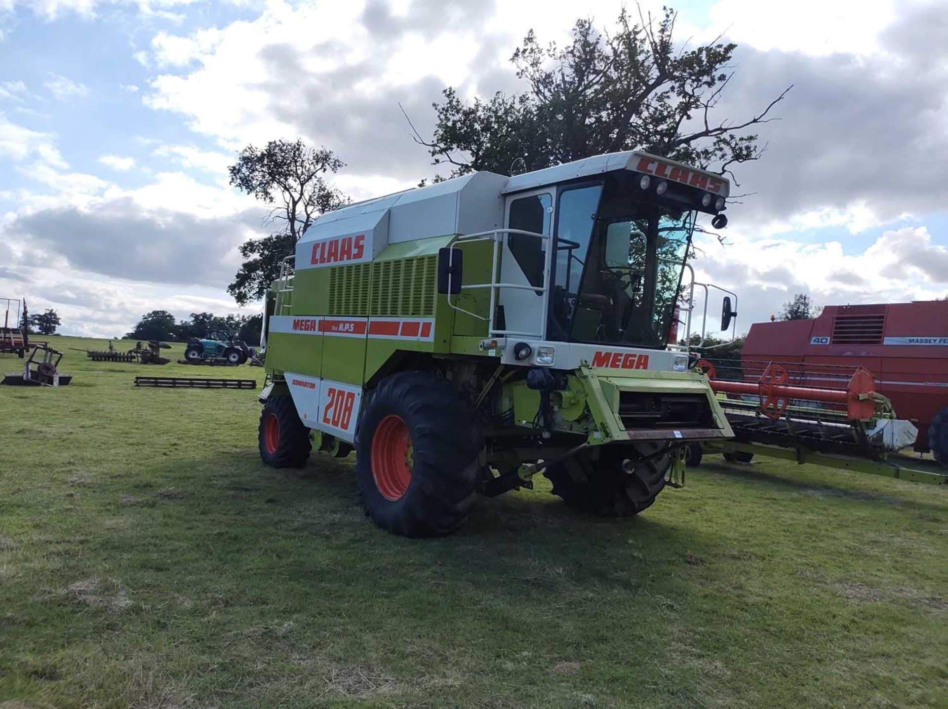 1995 Claas Mega 208 Combine Harvester with 6m Contour Header 3,482 Hrs - Image 2 of 10