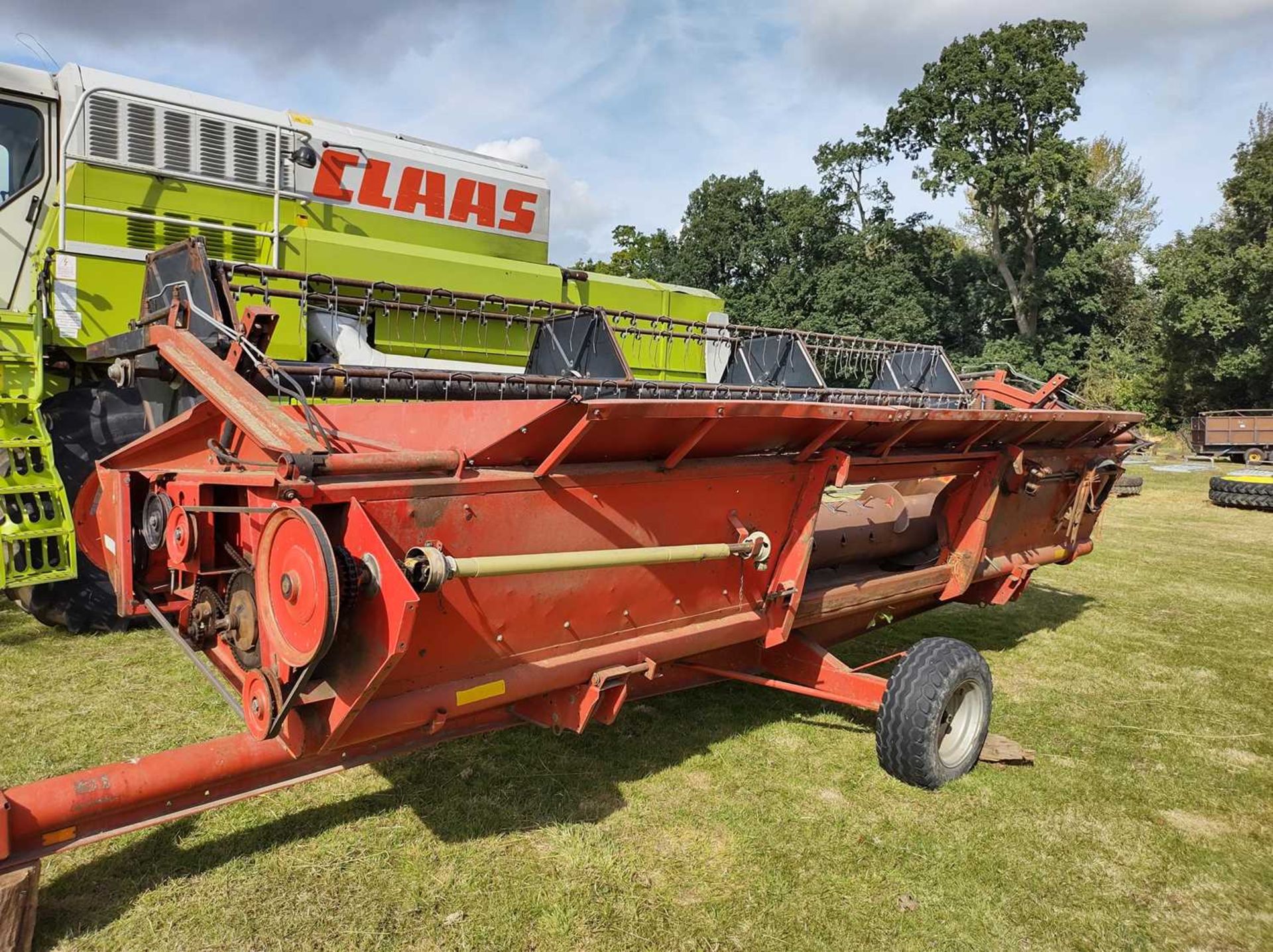 1994 Massey Ferguson 40 Rotary Spreader Combine Harvester with Power Flow Header - Image 9 of 9