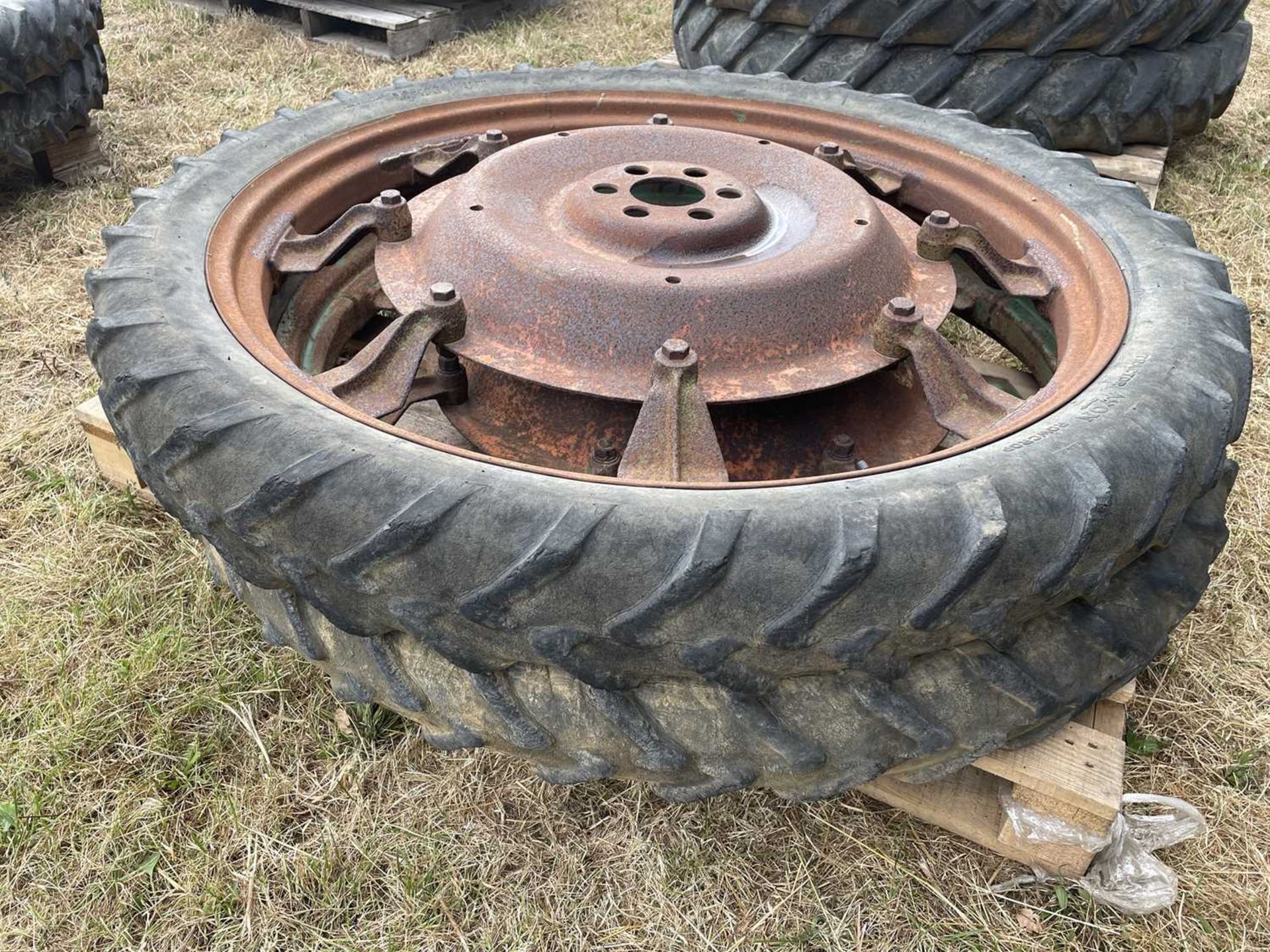 Pair of Row Crop Wheels 6.5/44