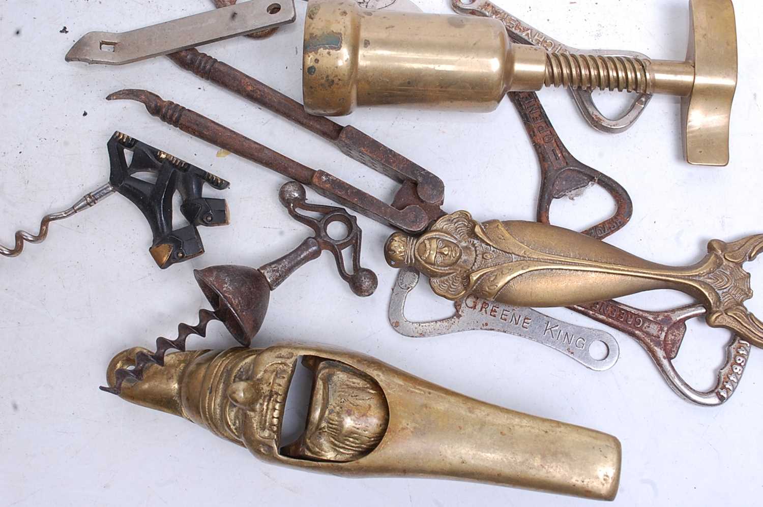 A collection of miscellaneous items to include brass barrel corkscrew, various other corkscrews, - Image 2 of 3
