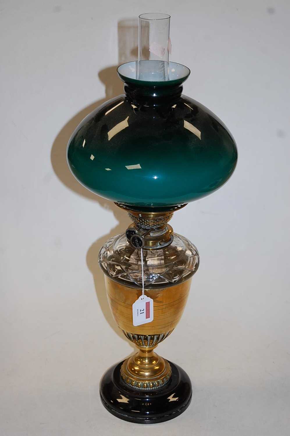 An early 20th century oil lamp, having a green opalescent glass shade, duplex burner and clear glass - Image 2 of 2