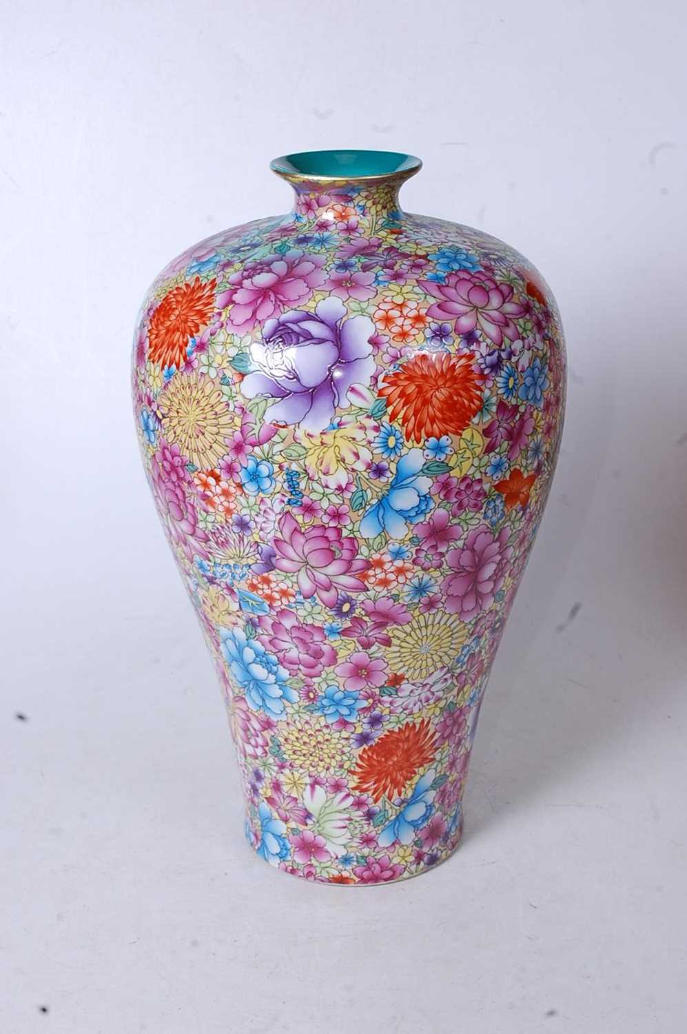 A Chinese export Meiping vase, having all-over foliate enamel decoration in shades of red, pink - Image 4 of 4