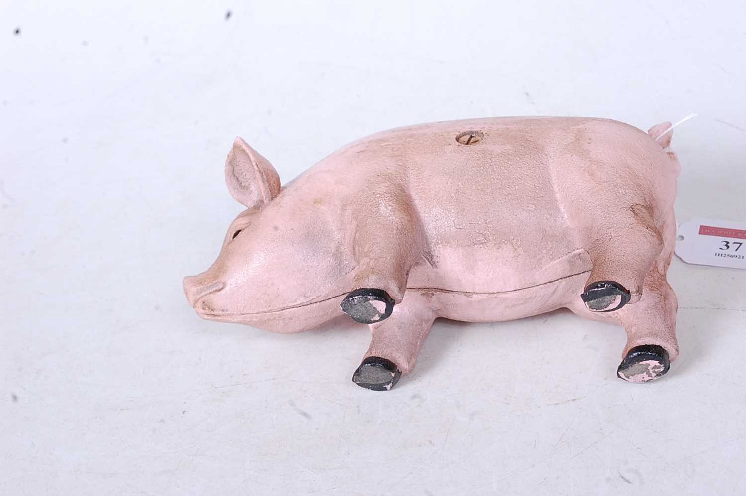 A reproduction cast metal money-box in the form of a pig - Image 3 of 3
