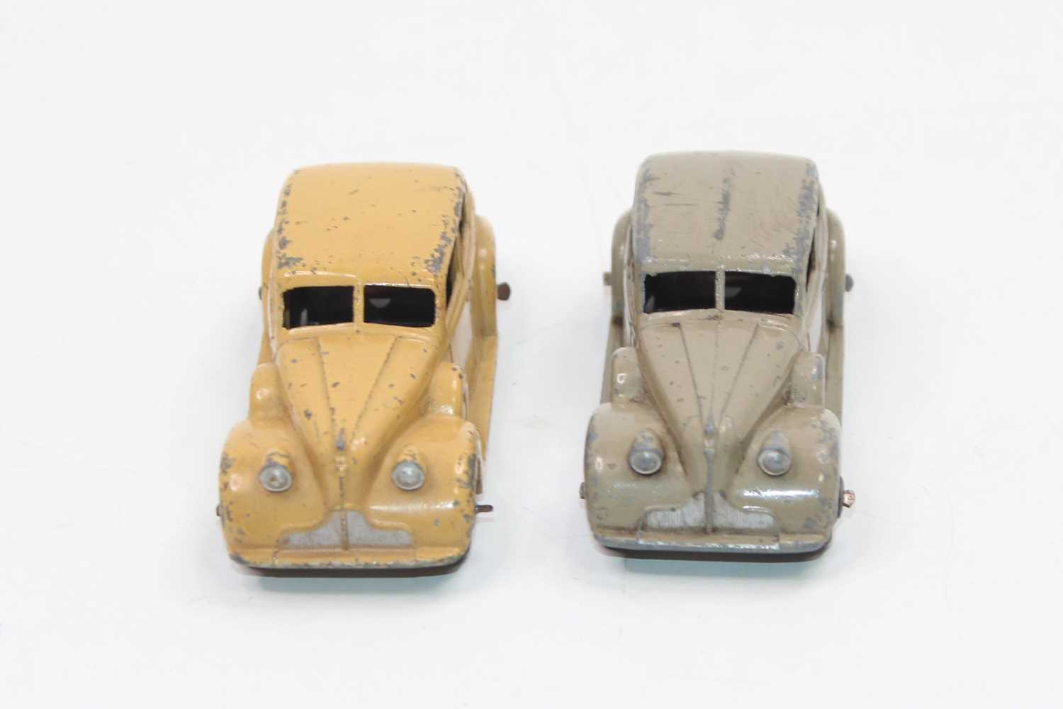 Dinky toys no.39d Buick "Viceroy" saloon original Trade box with 2 original age-worn models. - Image 2 of 3