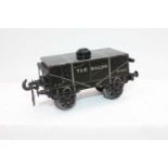 A 1909 Carette for Bassett-Lowke tar wagon (G)