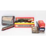 Tray containing miscellany of OO items: Bachmann 31-855 J39 1856 BR lined black loco & tender (N-