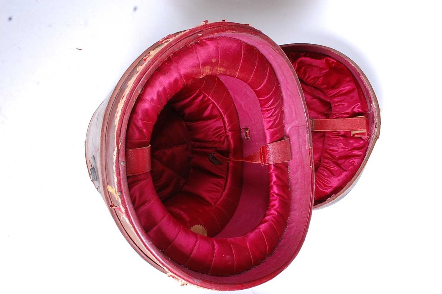 A Victorian tan leather top-hat box, with fitted red silk interior, h.34cm - Image 3 of 6