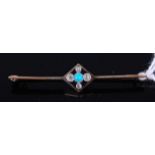 An Art Deco 15ct gold, turquoise and diamond point set bar brooch, 2.9g, 52mm