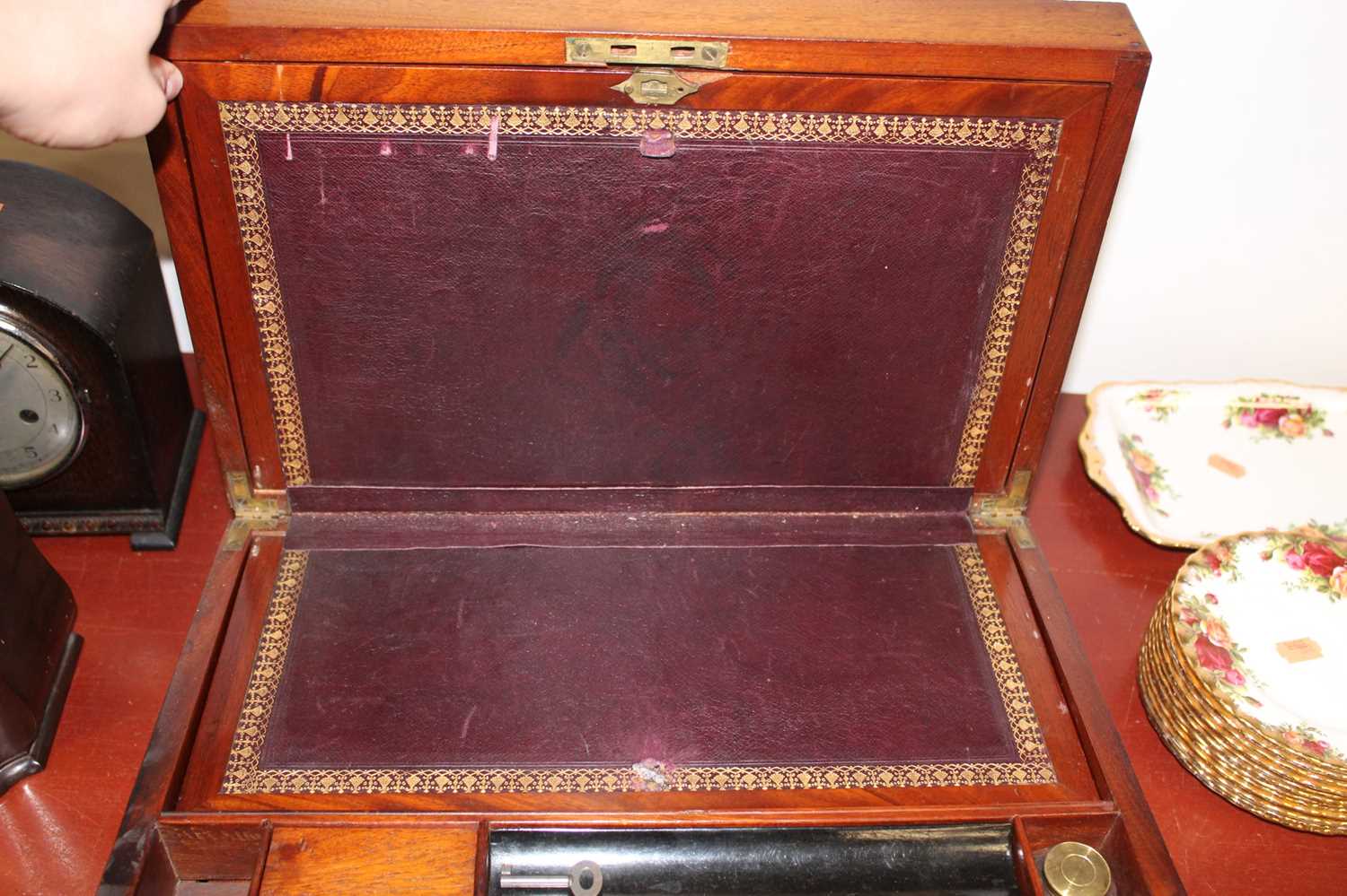 A Victorian mahogany cased writing slope, the lid with brass cartouche opening to reveal a gilt - Image 5 of 10