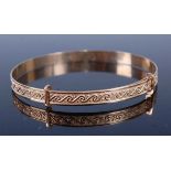A Victorian style 9ct gold child's christening bangle, 3.8g