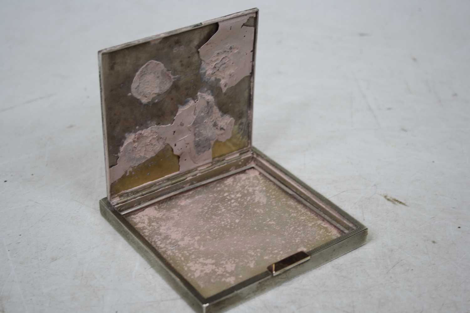 An early 20th century ladies silver powder compact of square shape having all over engine turned - Image 2 of 3