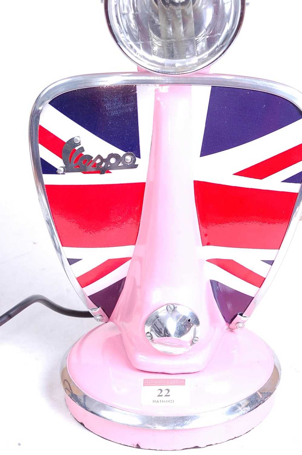 A modern pink painted desk lamp in the form of a Vespa moped, h.33cm - Image 4 of 4