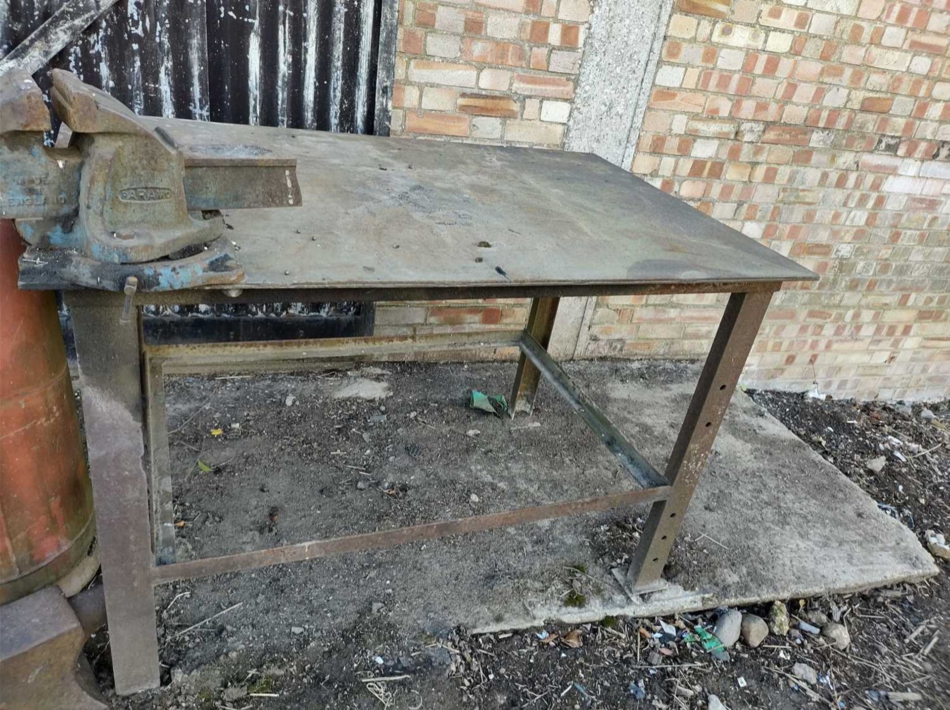 Metal Workbench with Vice