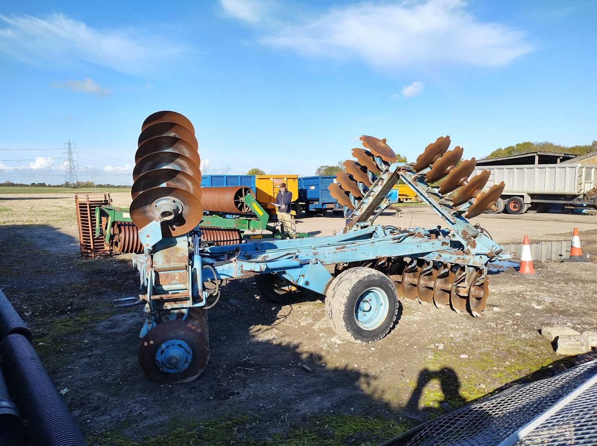 Trailed Hydraulic Folding Discs (14ft Wide) - Image 3 of 4