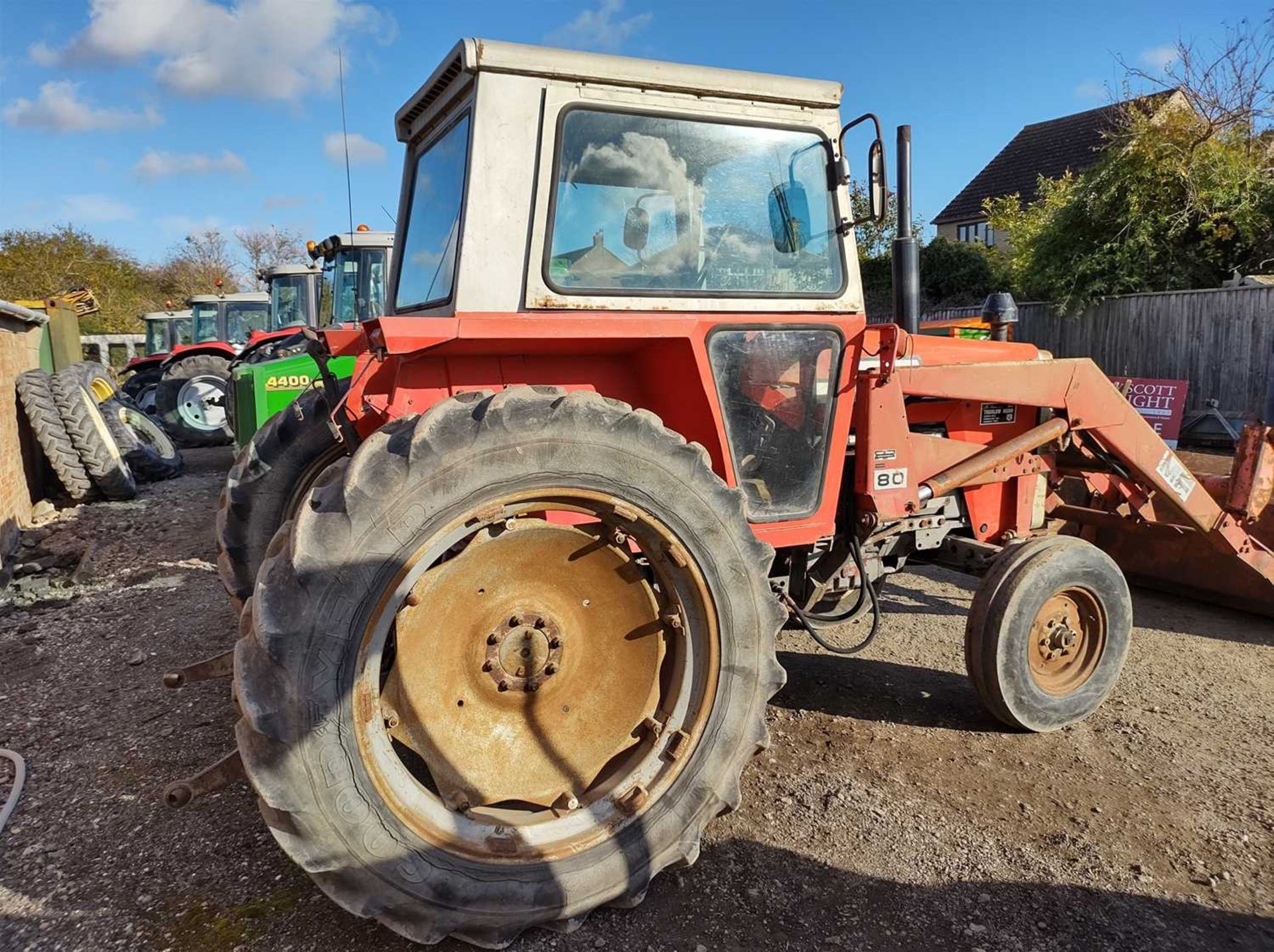 Massey Ferguson 590 Tractor with MF 80 Front Loader & Attachments. 5,573 Hrs. Reg: XVA 740T - Image 6 of 11