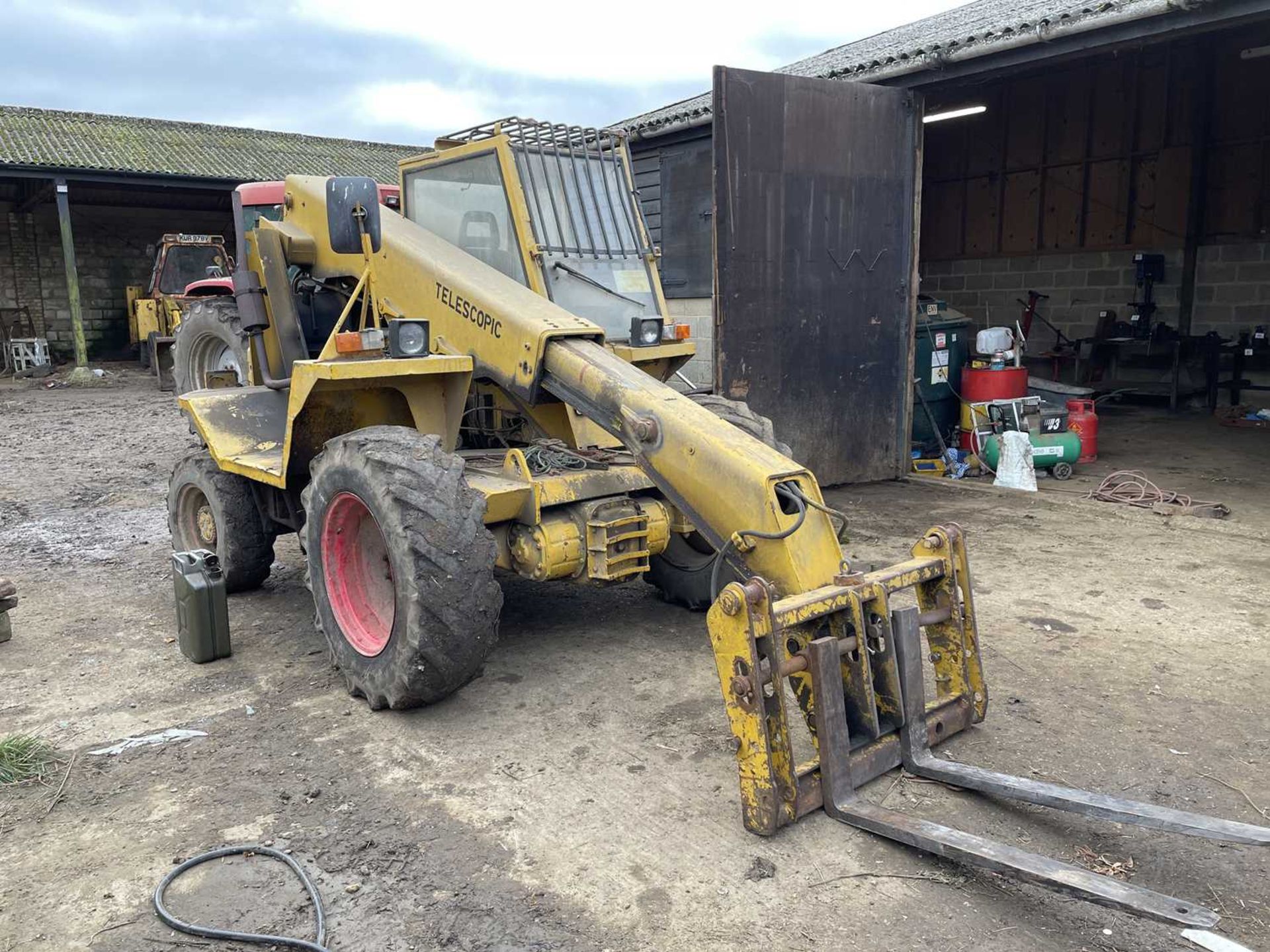 JCB Loadall Telescopic 520 4. Includes Tines. Reg: DCA 982X. 3,378 Hrs. Engine Needs Repair - Image 2 of 5