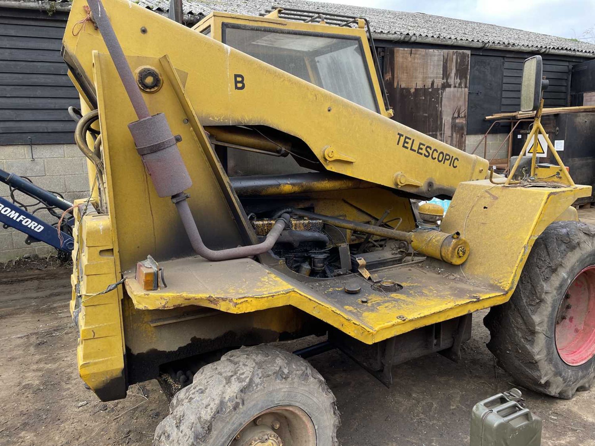 JCB Loadall Telescopic 520 4. Includes Tines. Reg: DCA 982X. 3,378 Hrs. Engine Needs Repair - Image 3 of 5