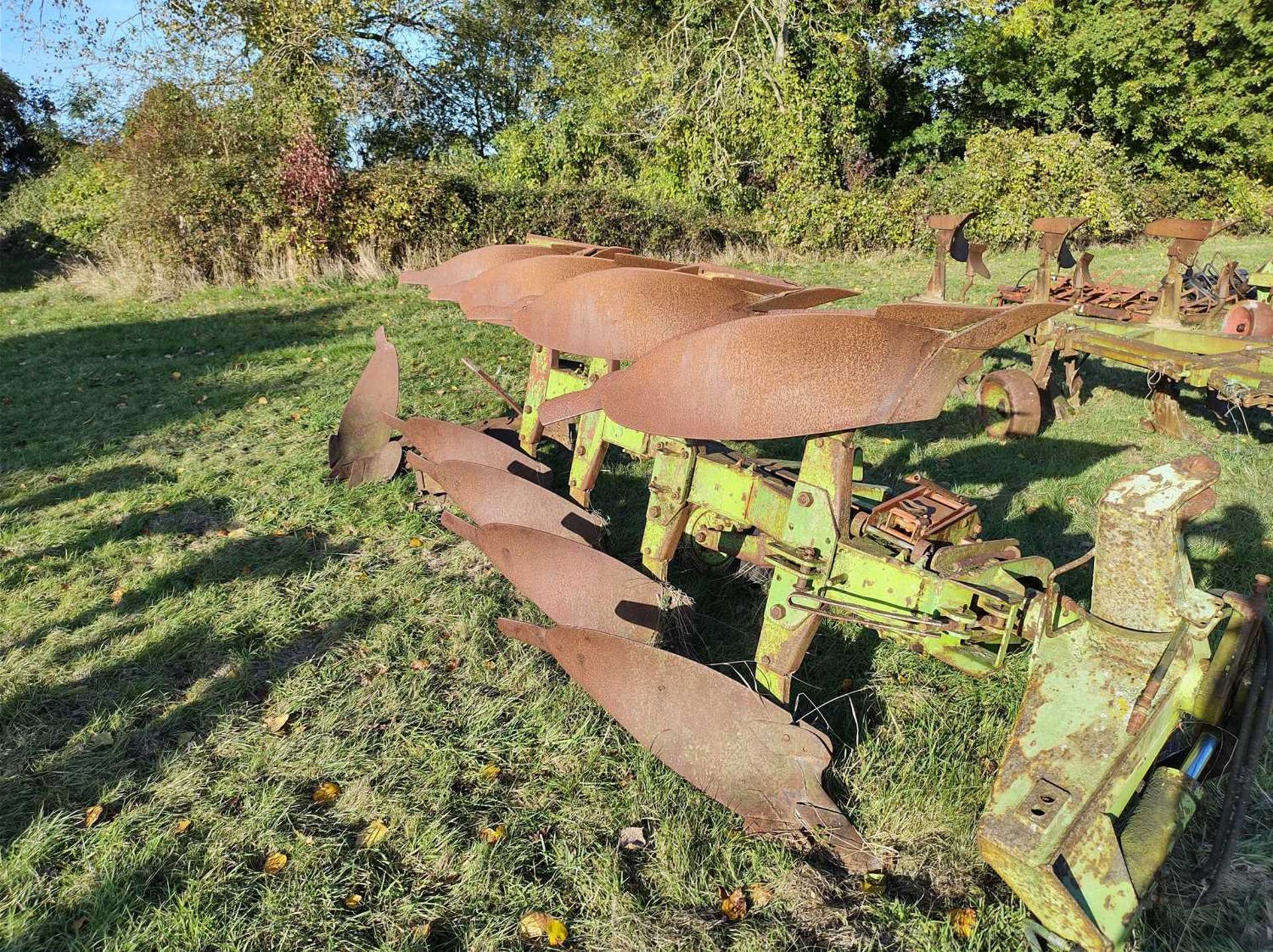 4 + 1 Furrow Dowdeswell Reversible Plough - Image 2 of 2