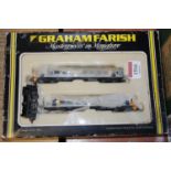 A Graham Farish No. 371552 No. 1582 card DMU gift set together with a Graham Farish No. 68006