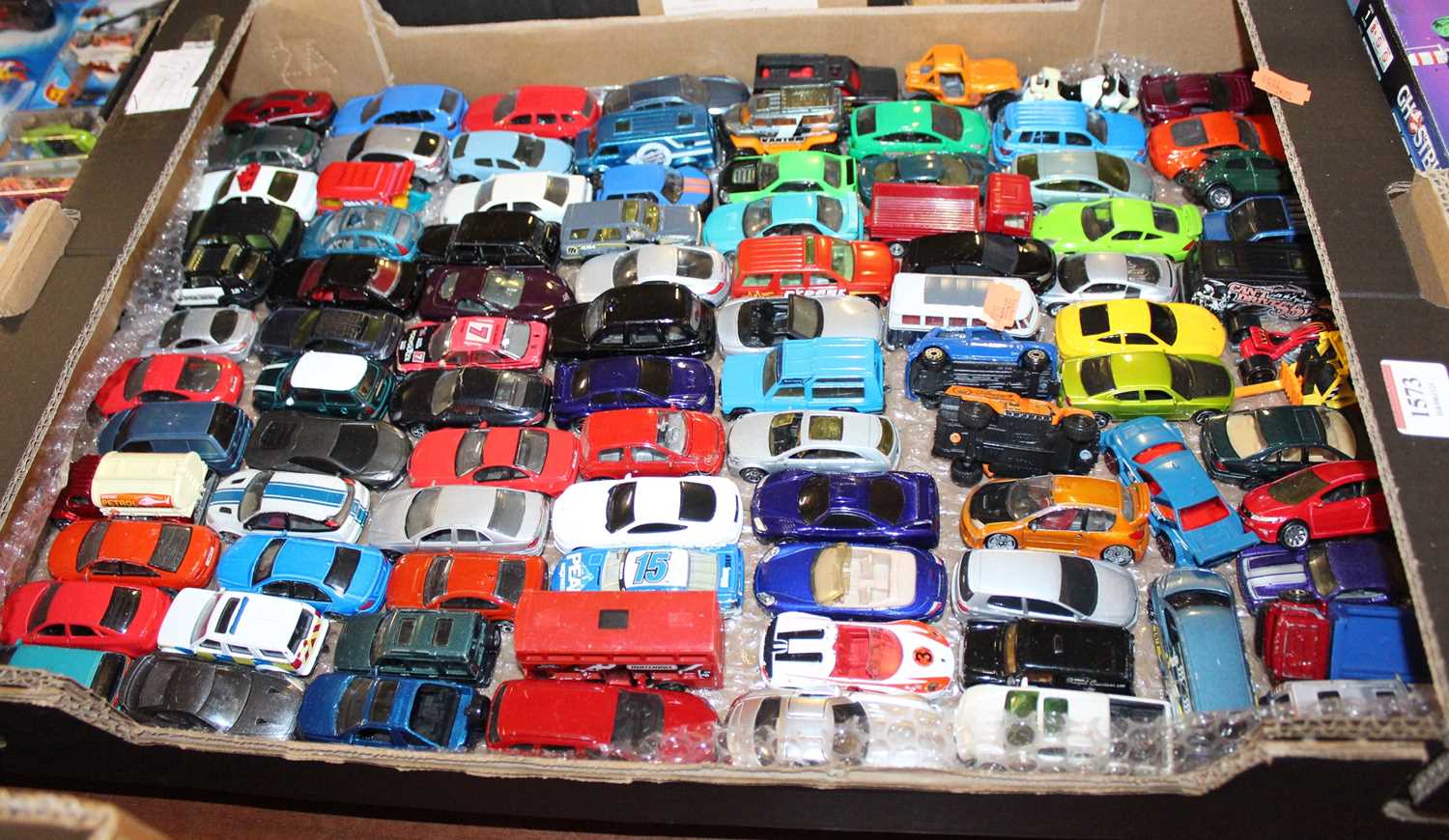 One tray containing a quantity of modern release diecast vehicles to include Corgi Toys, Welly and