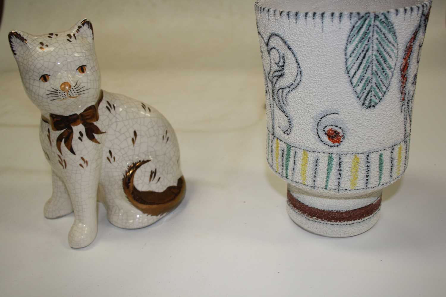 Two boxes of miscellaneous items to include a Winstanley cat, Copelands Spode Byron pattern transfer - Image 4 of 6