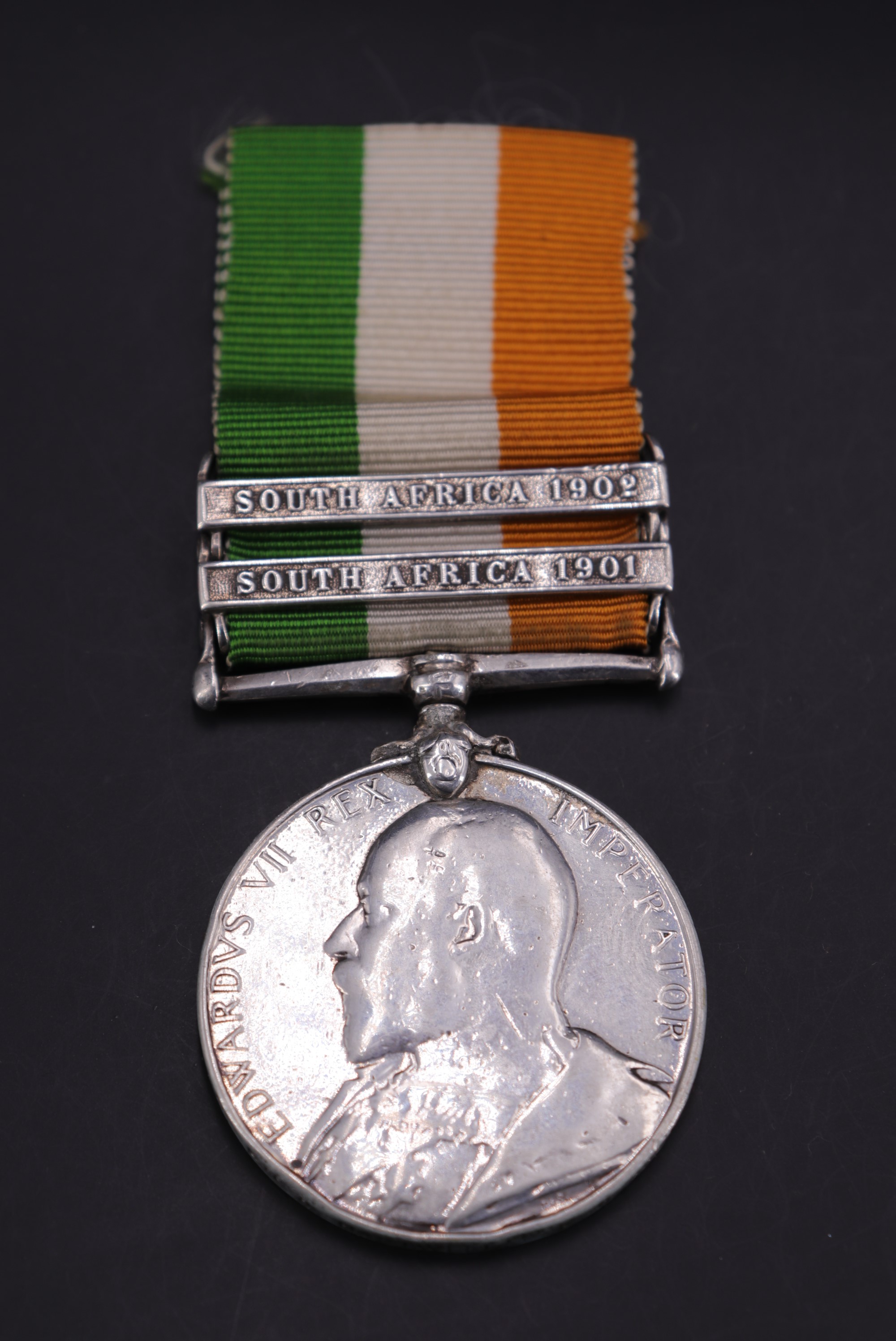 A King's South Africa medal to 5335 Pte G Hastwell, KOSB