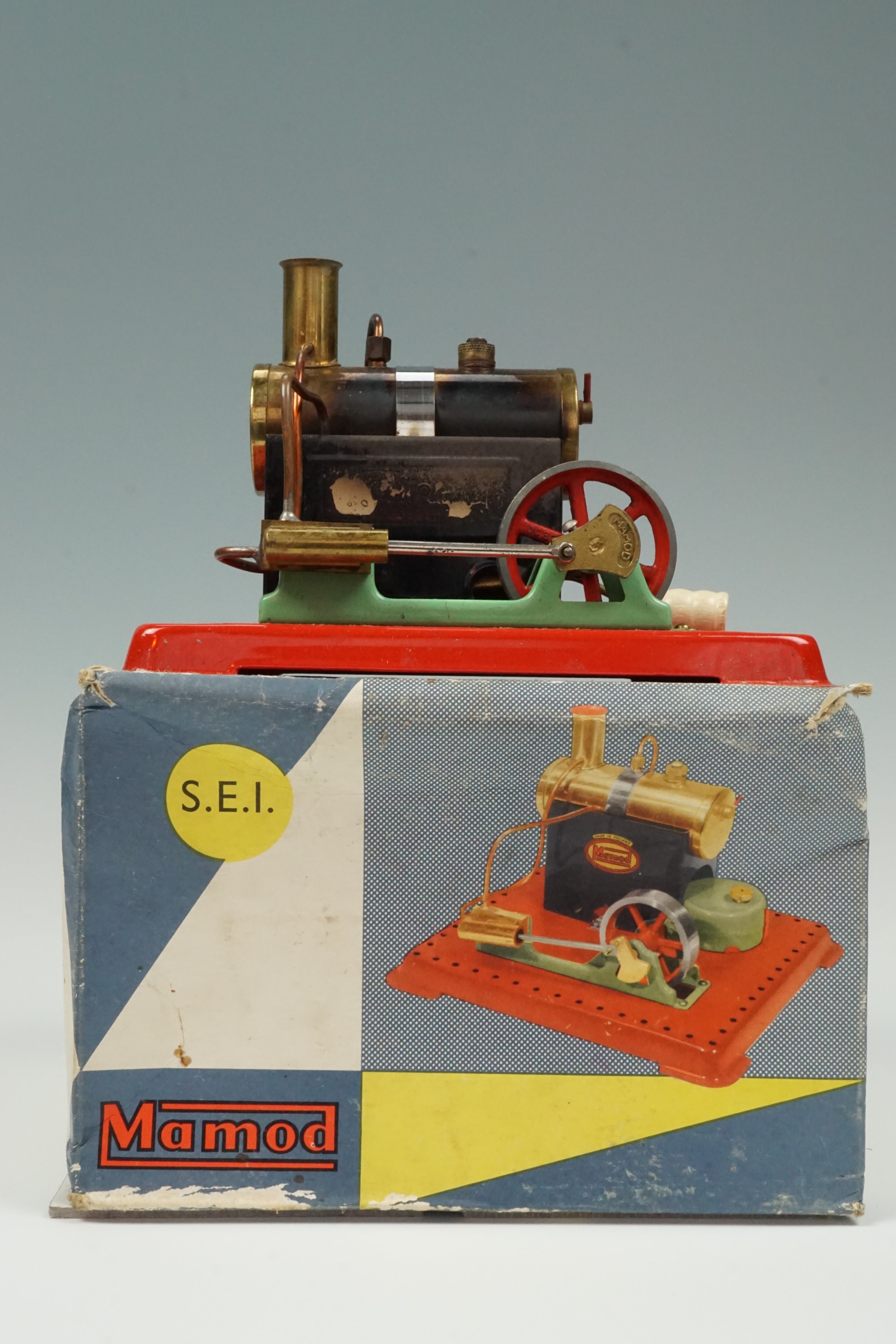 A Mamod model SE1 stationary steam engine, boxed, circa 1950s