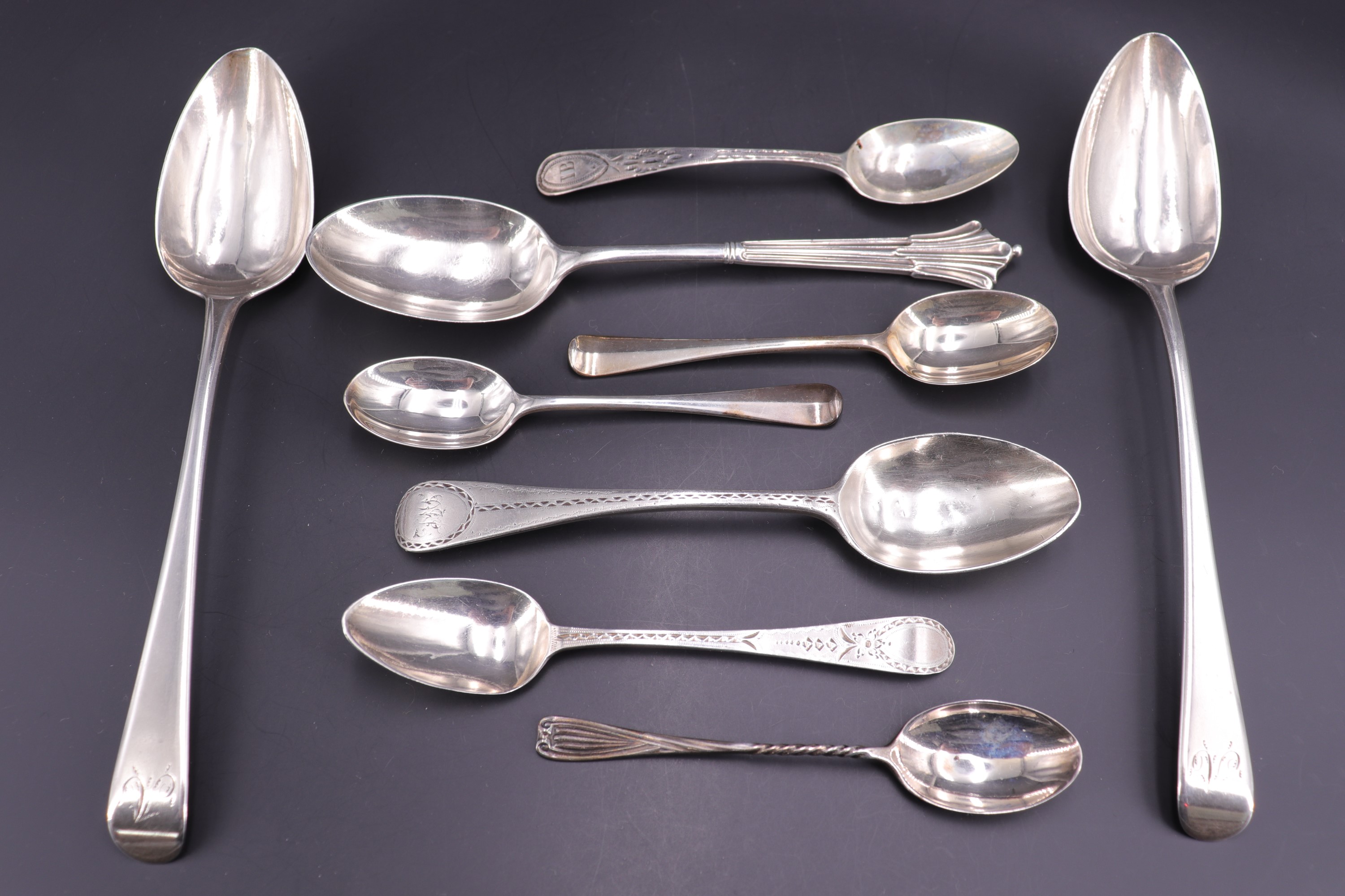 Sundry Georgian and later silver spoons, 192 g