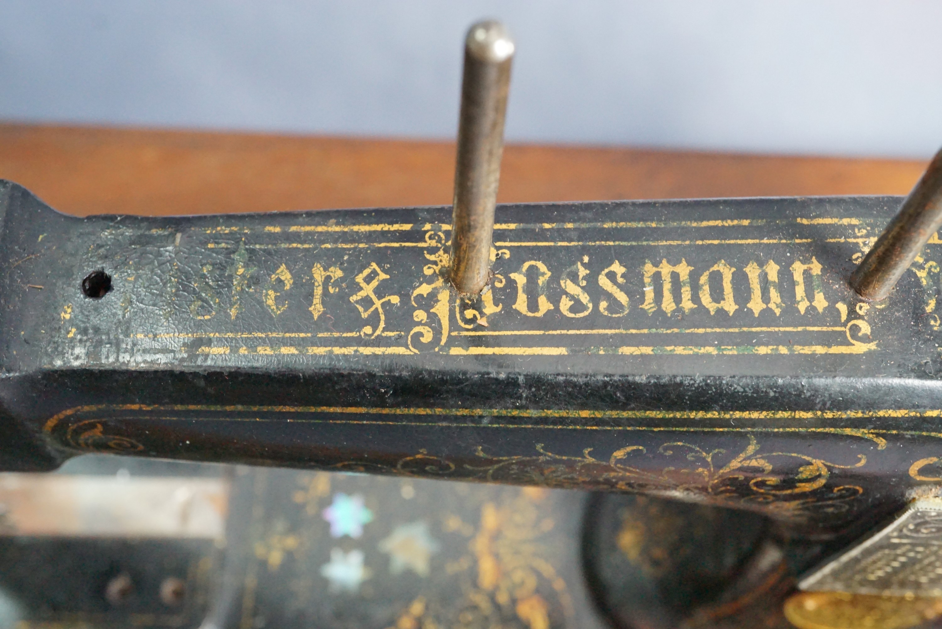 A late 19th Century Frister and Rossman hand-cranked sewing machine - Image 2 of 5
