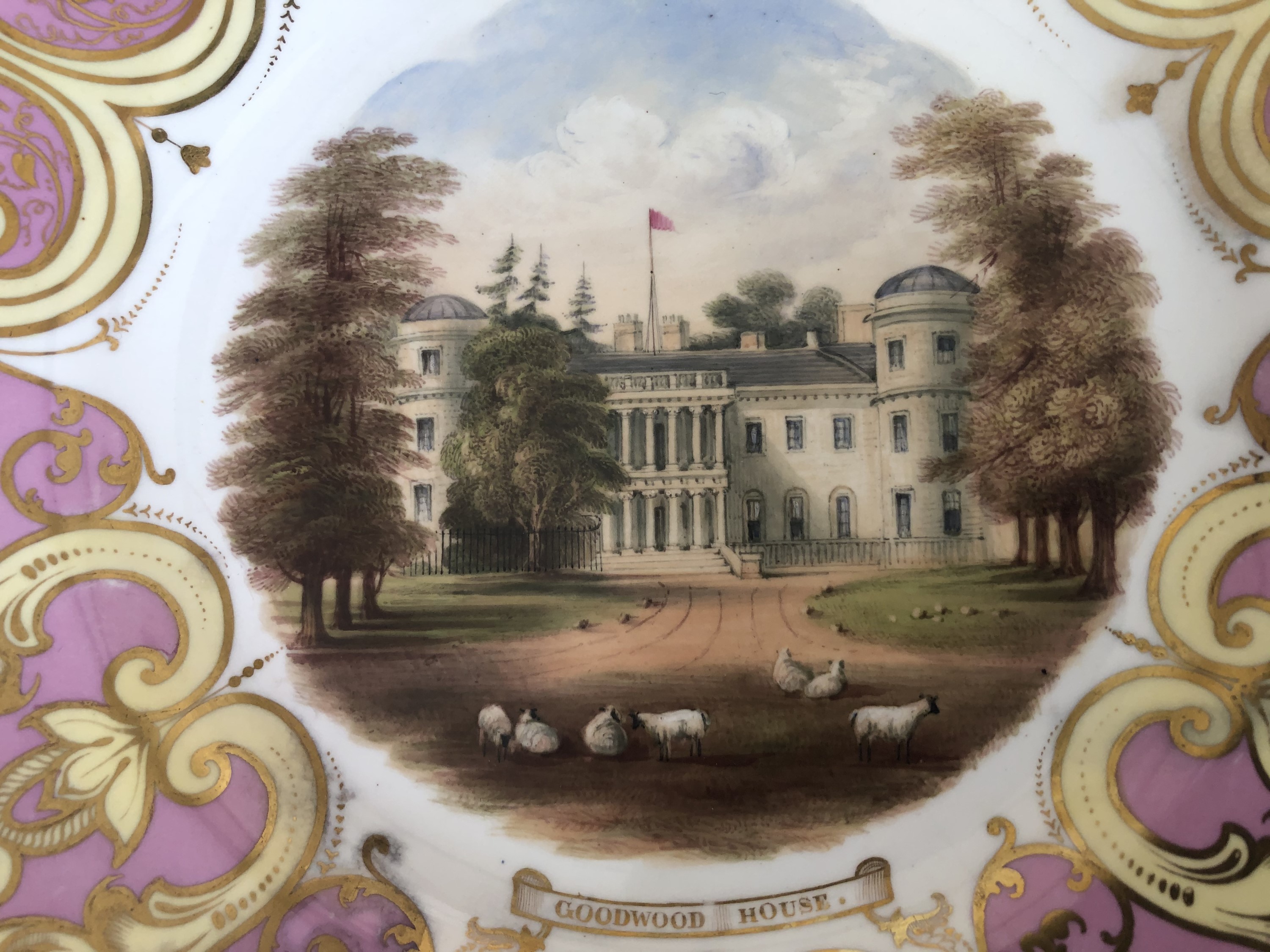 A Victorian Copeland hand-enamelled dessert plate depicting the facade of Goodwood House, 23 cm - Image 4 of 6