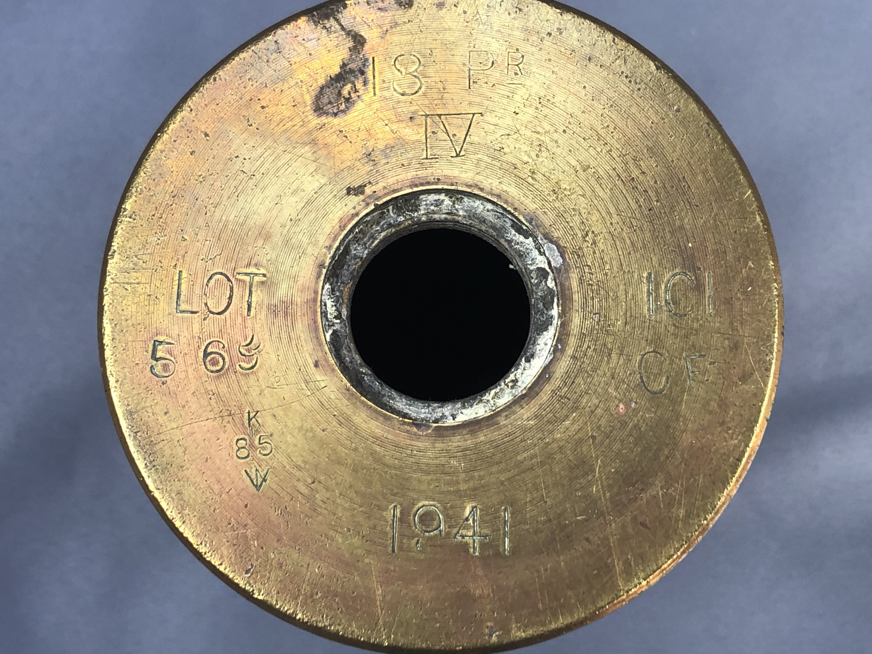 A 1941 18-pr brass shell case - Image 2 of 3