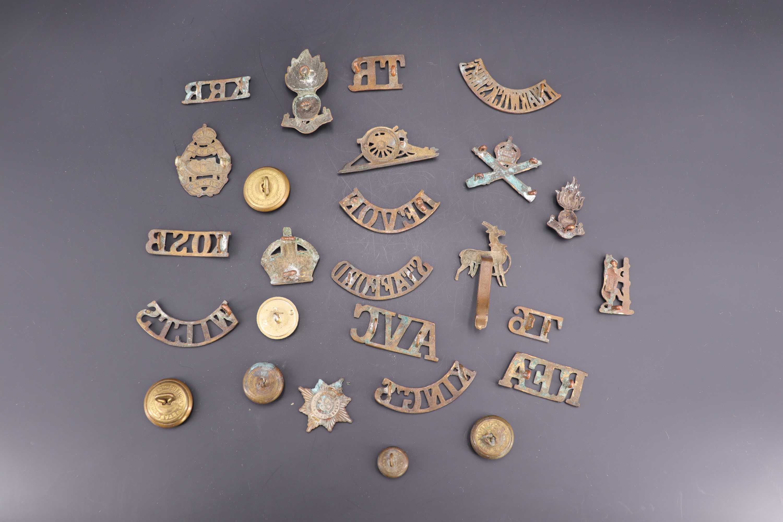 Sundry early 20th Century British badges, buttons and shoulder titles including Tank Corps and - Image 2 of 2