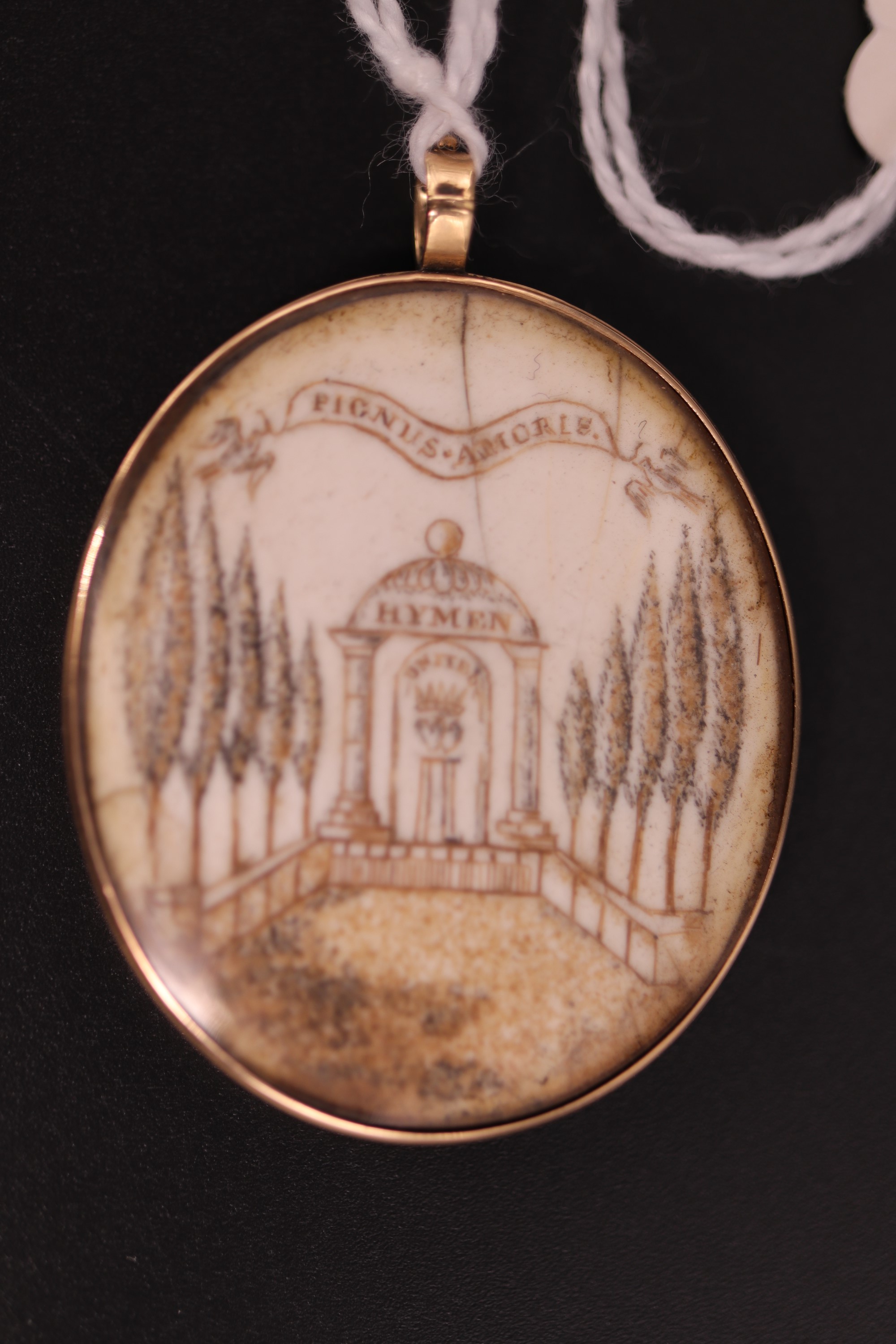 A George III wedding pendant or love token, obverse a portrait miniature of a bewigged gentleman - Image 2 of 3