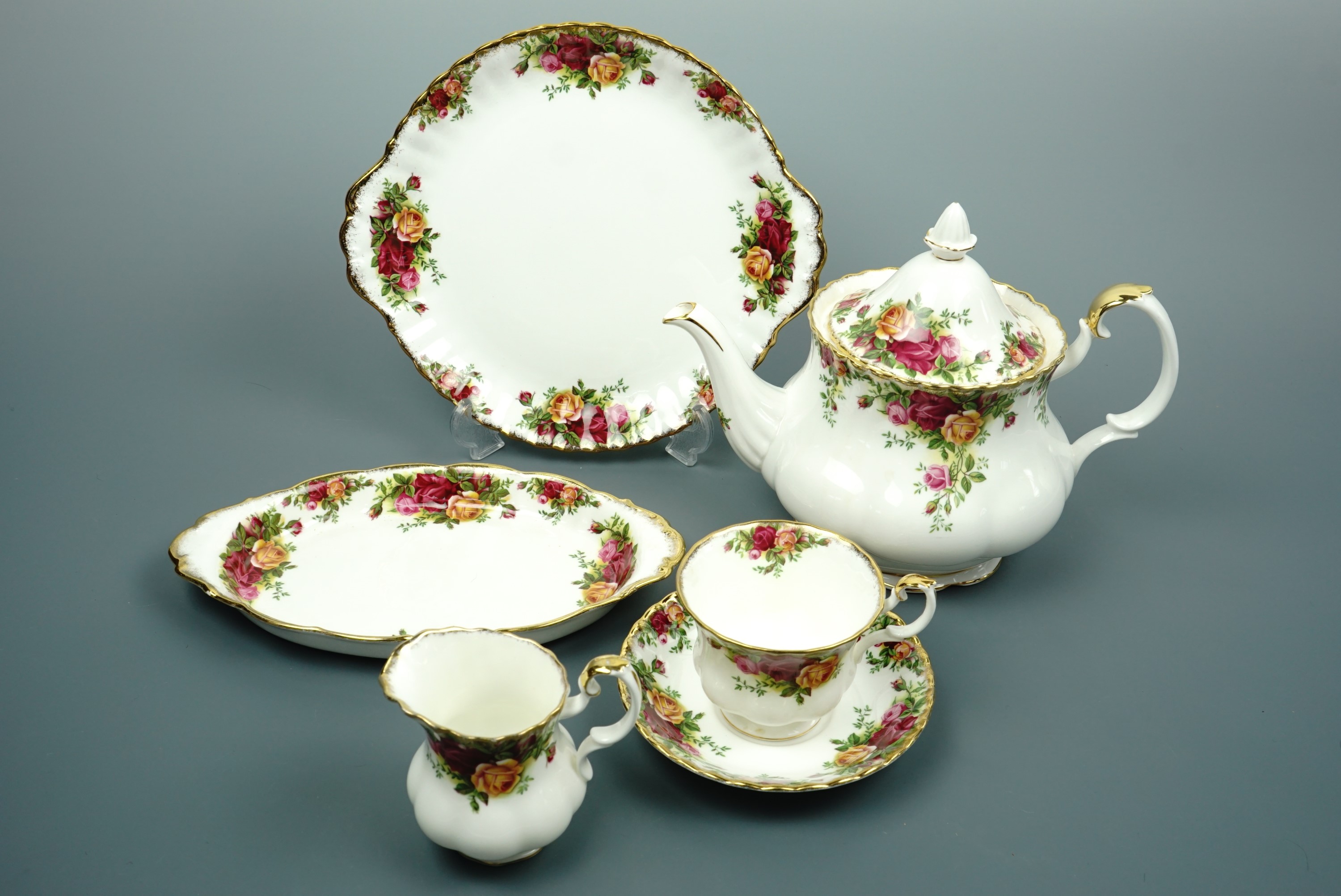 A quantity of Royal Albert Old Country Rose tea and dinnerware, approximately 75 items