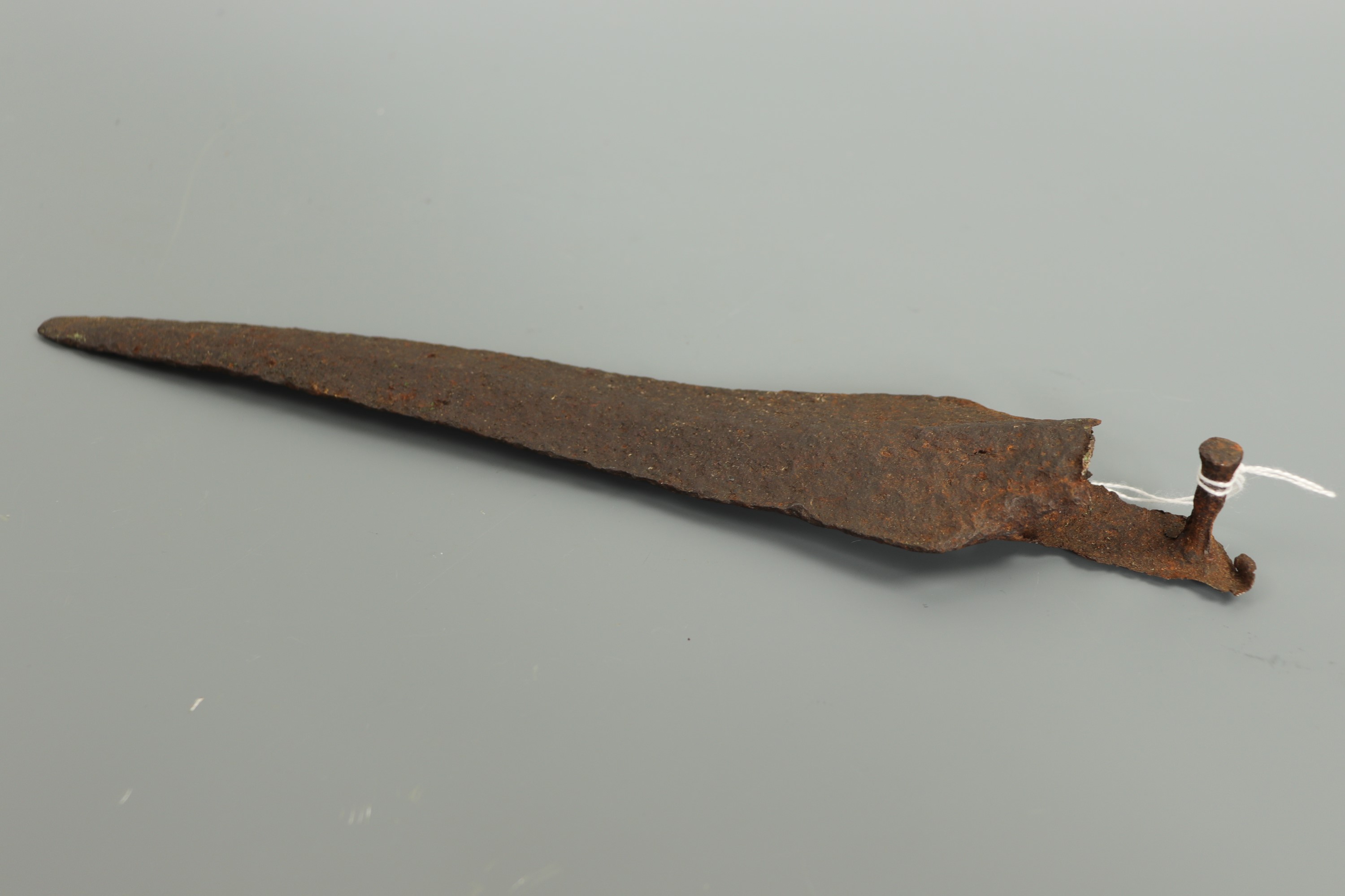 A Viking iron spearhead of Petersen Type G form, 32 cm - Image 2 of 3