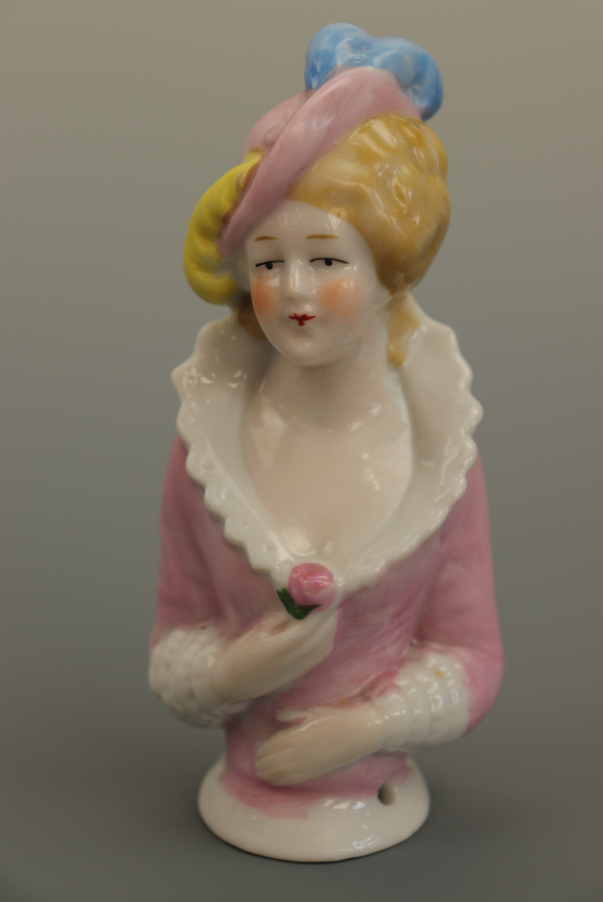 A Belle-Epoque porcelain pin lady together with a souvenir of Edinburgh (a/f) and a bisque porcelain - Image 3 of 5