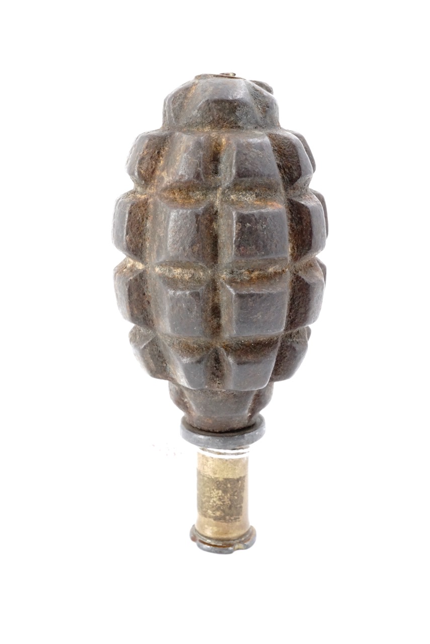 An inert Great War French F1 grenade - Image 2 of 2