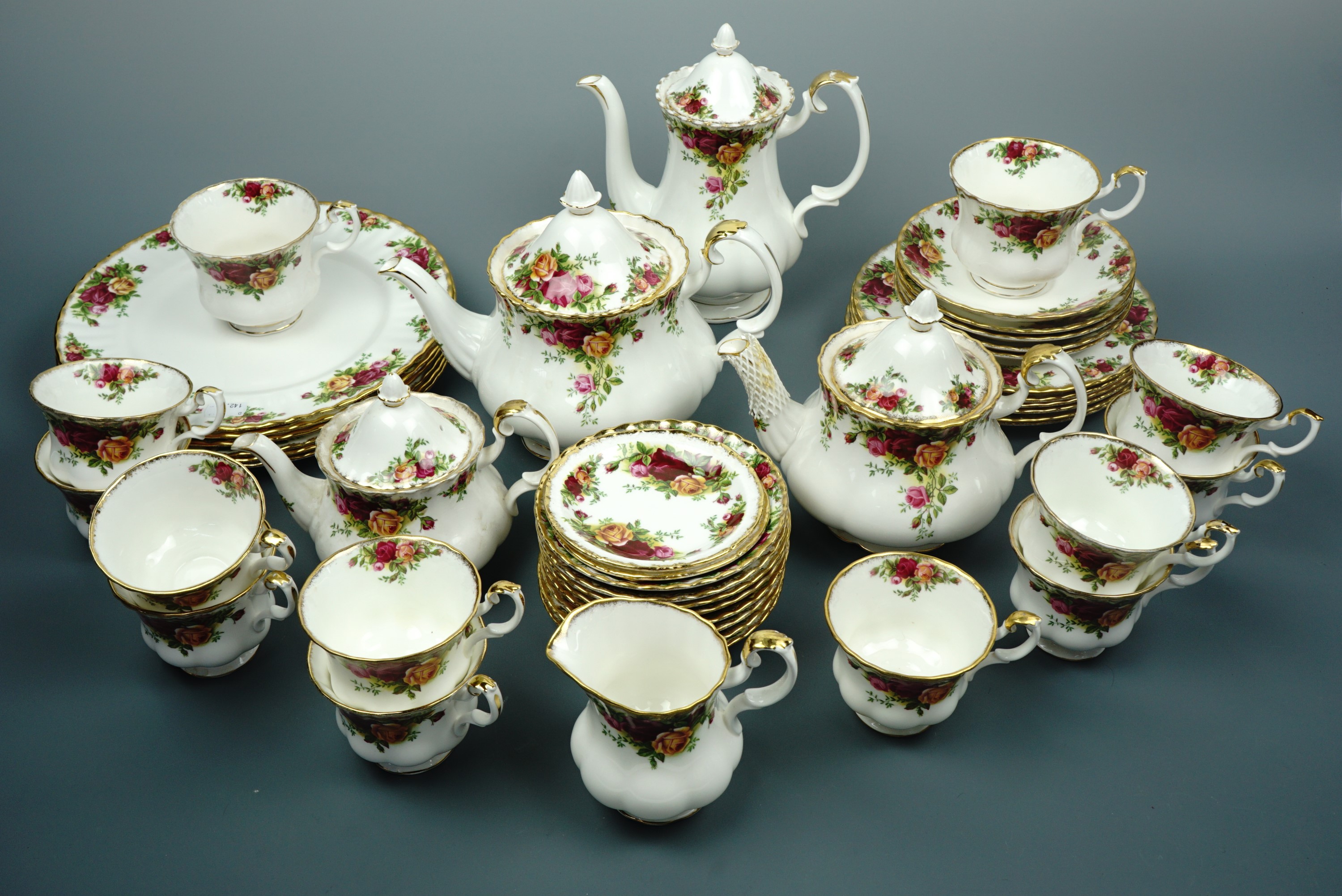 A quantity of Royal Albert Old Country Rose tea and dinnerware, approximately 75 items - Image 3 of 3